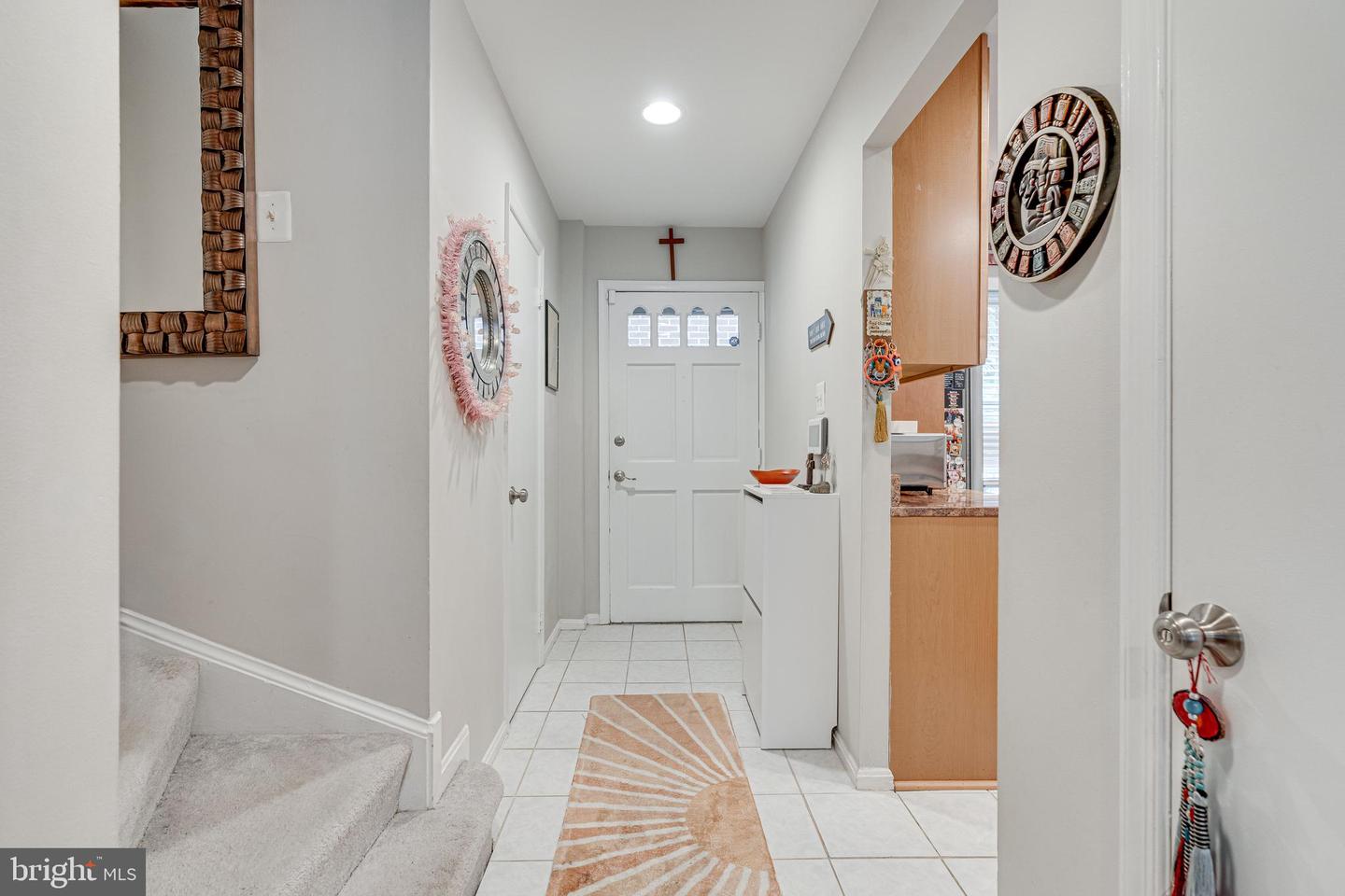 2115 N LINCOLN ST, ARLINGTON, Virginia 22207, 3 Bedrooms Bedrooms, 12 Rooms Rooms,3 BathroomsBathrooms,Residential,For sale,2115 N LINCOLN ST,VAAR2058322 MLS # VAAR2058322