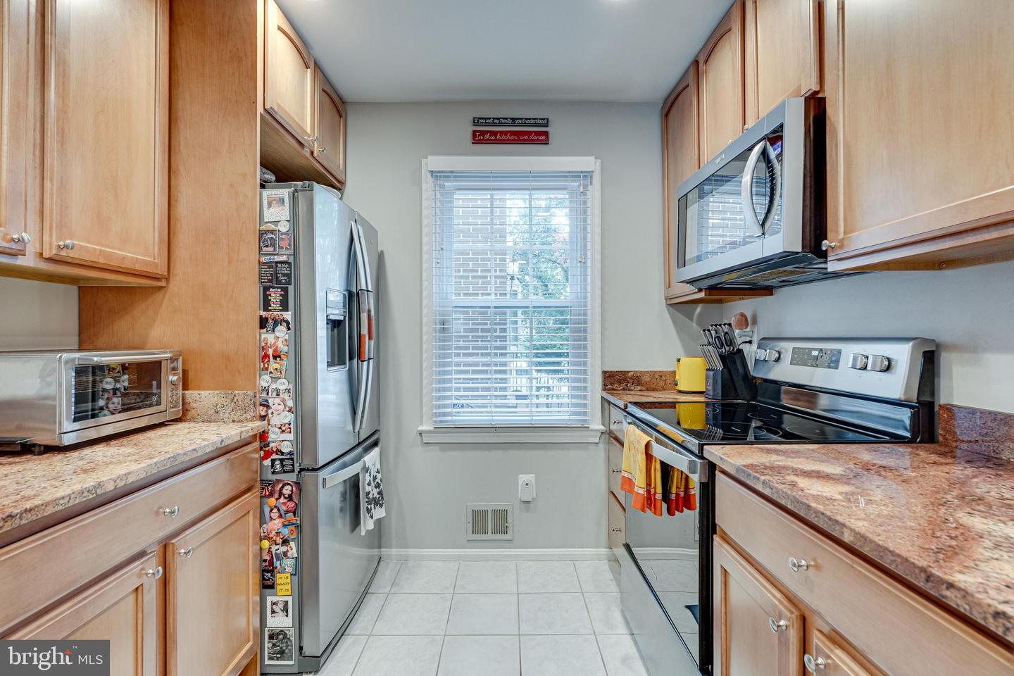2115 N LINCOLN ST, ARLINGTON, Virginia 22207, 3 Bedrooms Bedrooms, 12 Rooms Rooms,3 BathroomsBathrooms,Residential,For sale,2115 N LINCOLN ST,VAAR2058322 MLS # VAAR2058322