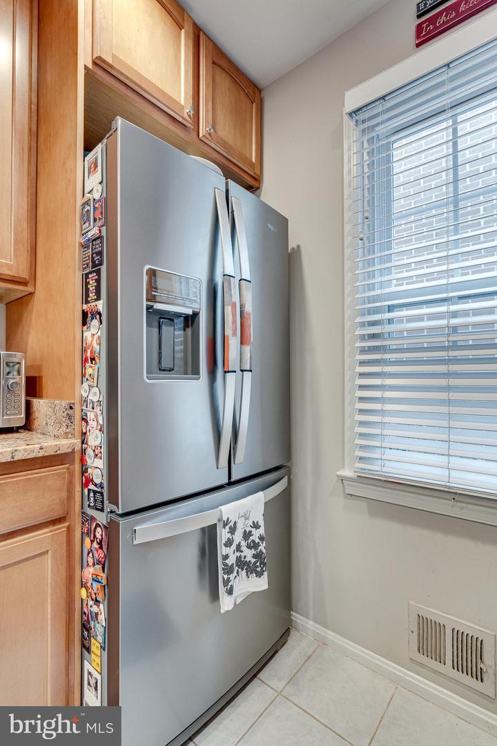 2115 N LINCOLN ST, ARLINGTON, Virginia 22207, 3 Bedrooms Bedrooms, 12 Rooms Rooms,3 BathroomsBathrooms,Residential,For sale,2115 N LINCOLN ST,VAAR2058322 MLS # VAAR2058322