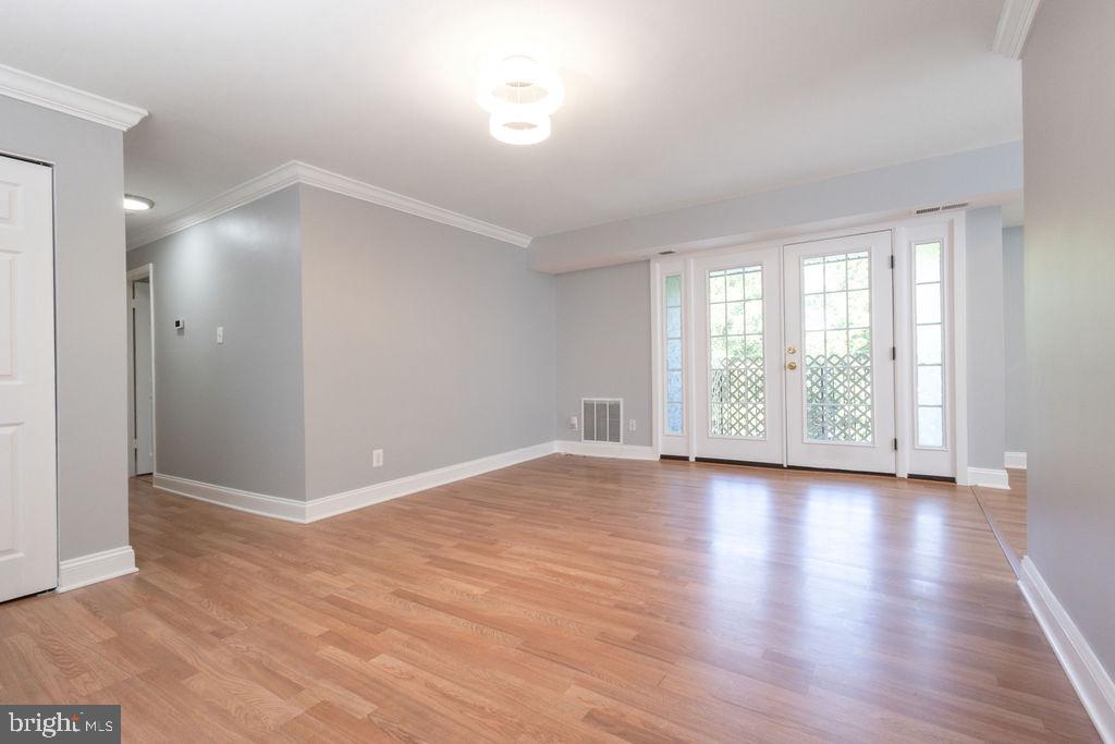 7093 SPRING GARDEN DR #202, SPRINGFIELD, Virginia 22150, 2 Bedrooms Bedrooms, ,1 BathroomBathrooms,Residential,For sale,7093 SPRING GARDEN DR #202,VAFX2250512 MLS # VAFX2250512