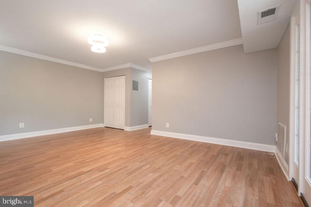 7093 SPRING GARDEN DR #202, SPRINGFIELD, Virginia 22150, 2 Bedrooms Bedrooms, ,1 BathroomBathrooms,Residential,For sale,7093 SPRING GARDEN DR #202,VAFX2250512 MLS # VAFX2250512