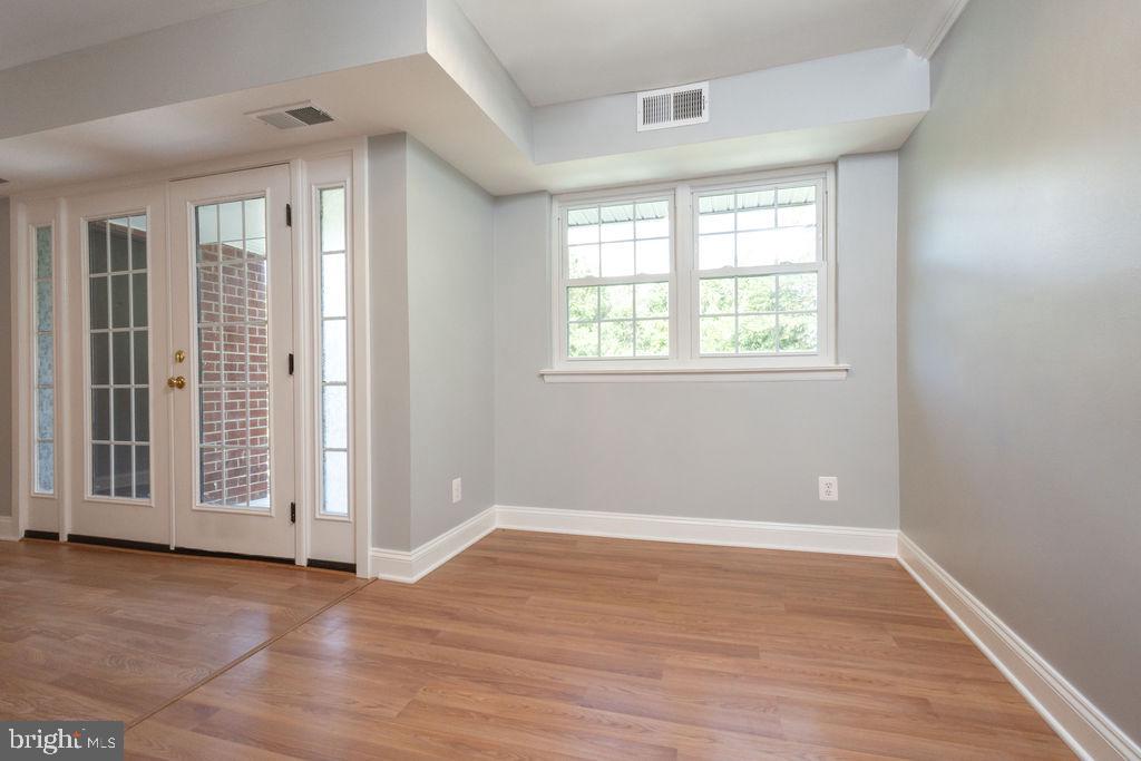 7093 SPRING GARDEN DR #202, SPRINGFIELD, Virginia 22150, 2 Bedrooms Bedrooms, ,1 BathroomBathrooms,Residential,For sale,7093 SPRING GARDEN DR #202,VAFX2250512 MLS # VAFX2250512