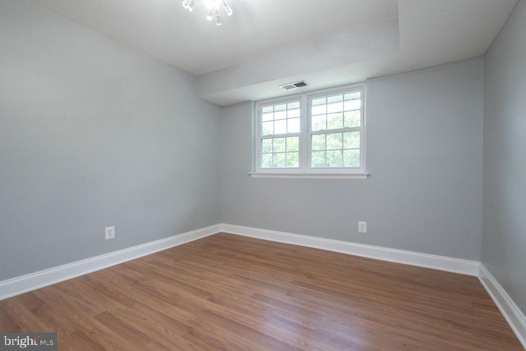 7093 SPRING GARDEN DR #202, SPRINGFIELD, Virginia 22150, 2 Bedrooms Bedrooms, ,1 BathroomBathrooms,Residential,For sale,7093 SPRING GARDEN DR #202,VAFX2250512 MLS # VAFX2250512