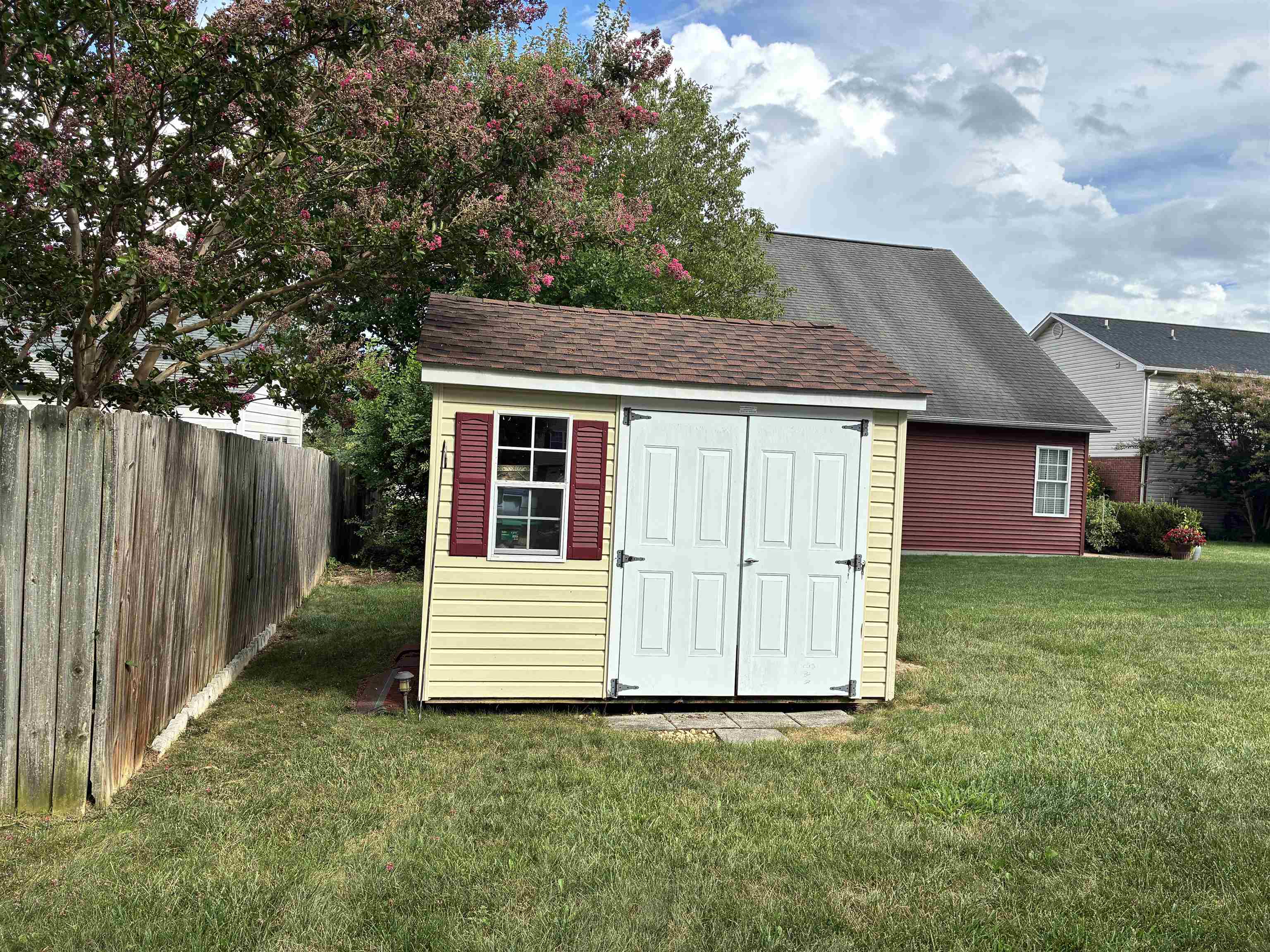 212 MAYFIELD LN, WAYNESBORO, Virginia 22980, 3 Bedrooms Bedrooms, ,2 BathroomsBathrooms,Residential,Oak Floors Galore,212 MAYFIELD LN,668400 MLS # 668400