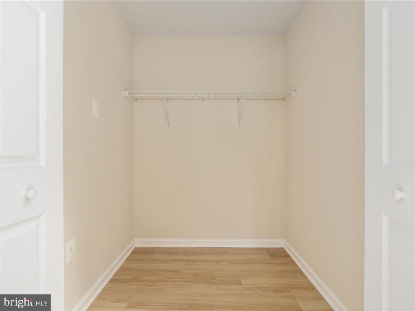 5625 MAXINE CT, ALEXANDRIA, Virginia 22310, 7 Bedrooms Bedrooms, 11 Rooms Rooms,4 BathroomsBathrooms,Residential,For sale,5625 MAXINE CT,VAFX2261474 MLS # VAFX2261474