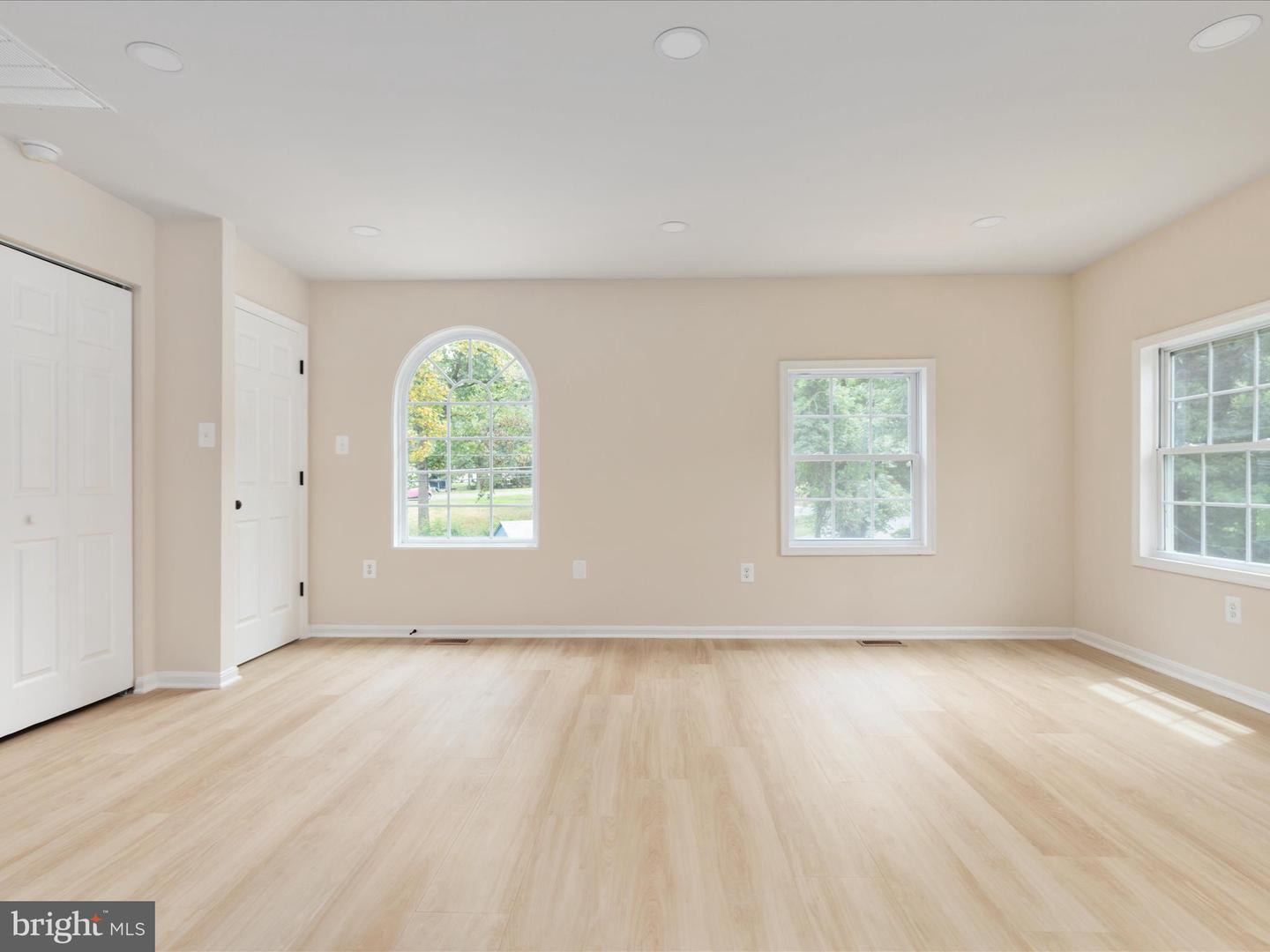 5625 MAXINE CT, ALEXANDRIA, Virginia 22310, 7 Bedrooms Bedrooms, 11 Rooms Rooms,4 BathroomsBathrooms,Residential,For sale,5625 MAXINE CT,VAFX2261474 MLS # VAFX2261474