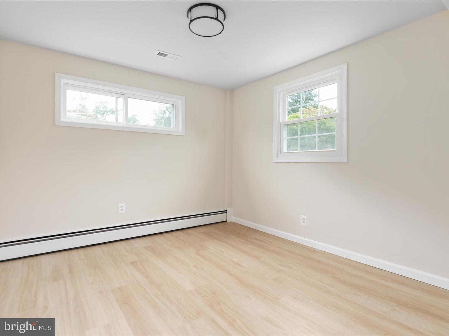 5625 MAXINE CT, ALEXANDRIA, Virginia 22310, 7 Bedrooms Bedrooms, 11 Rooms Rooms,4 BathroomsBathrooms,Residential,For sale,5625 MAXINE CT,VAFX2261474 MLS # VAFX2261474