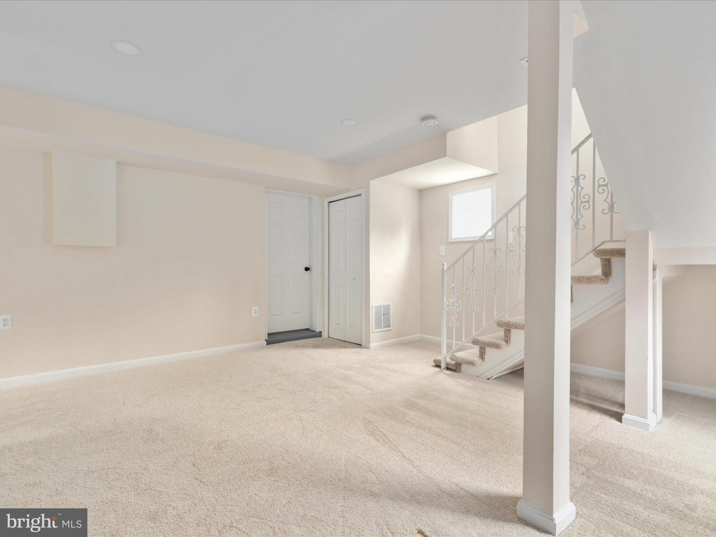 5625 MAXINE CT, ALEXANDRIA, Virginia 22310, 7 Bedrooms Bedrooms, 11 Rooms Rooms,4 BathroomsBathrooms,Residential,For sale,5625 MAXINE CT,VAFX2261474 MLS # VAFX2261474