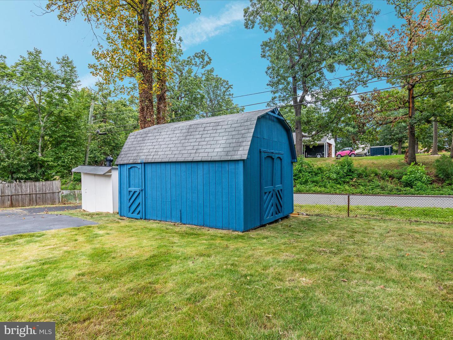 5625 MAXINE CT, ALEXANDRIA, Virginia 22310, 7 Bedrooms Bedrooms, 11 Rooms Rooms,4 BathroomsBathrooms,Residential,For sale,5625 MAXINE CT,VAFX2261474 MLS # VAFX2261474