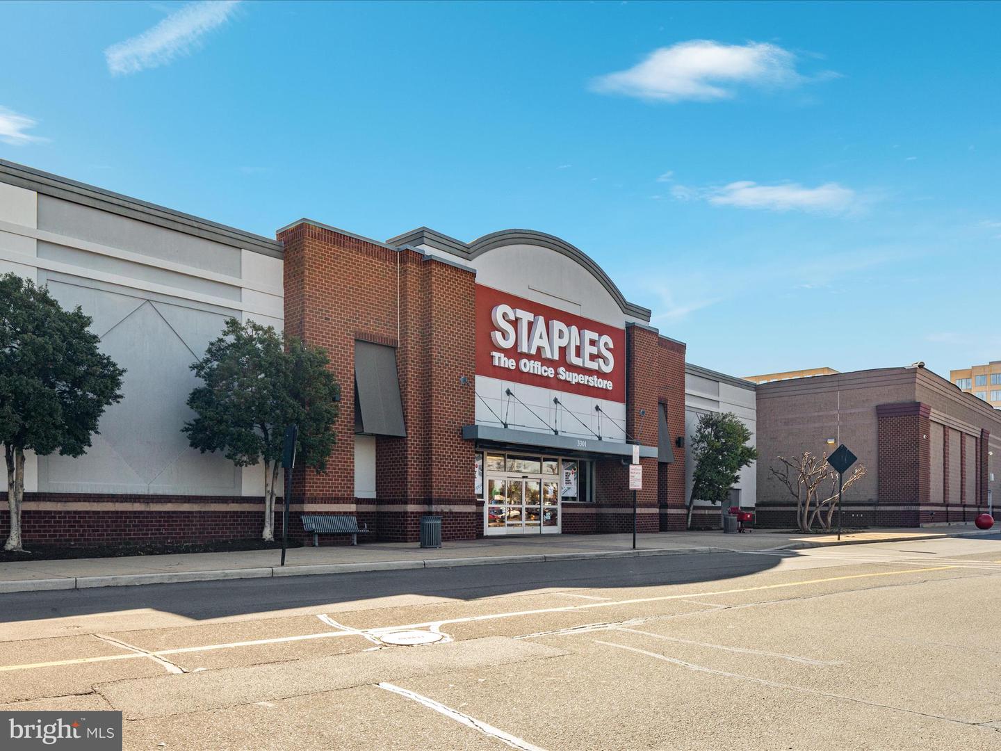 5625 MAXINE CT, ALEXANDRIA, Virginia 22310, 7 Bedrooms Bedrooms, 11 Rooms Rooms,4 BathroomsBathrooms,Residential,For sale,5625 MAXINE CT,VAFX2261474 MLS # VAFX2261474