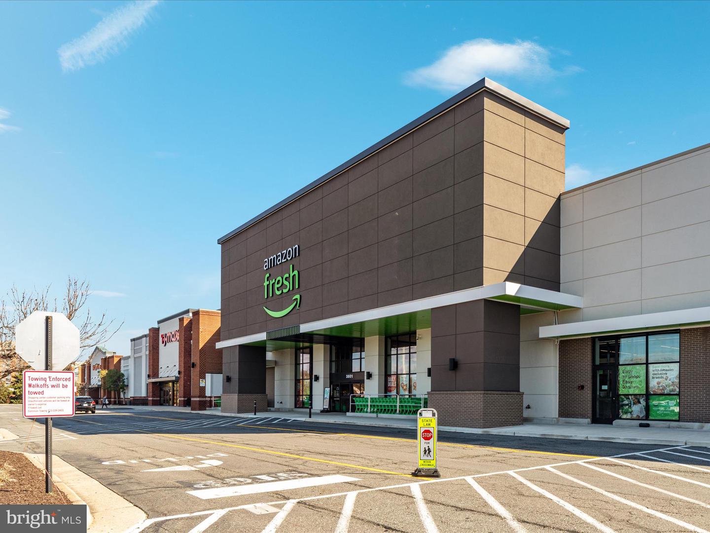 5625 MAXINE CT, ALEXANDRIA, Virginia 22310, 7 Bedrooms Bedrooms, 11 Rooms Rooms,4 BathroomsBathrooms,Residential,For sale,5625 MAXINE CT,VAFX2261474 MLS # VAFX2261474