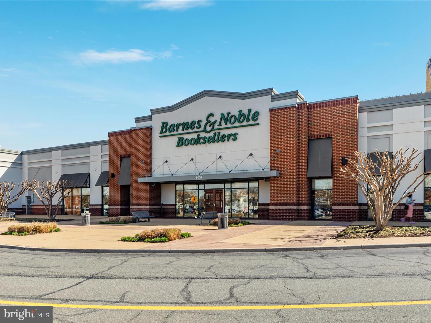 5625 MAXINE CT, ALEXANDRIA, Virginia 22310, 7 Bedrooms Bedrooms, 11 Rooms Rooms,4 BathroomsBathrooms,Residential,For sale,5625 MAXINE CT,VAFX2261474 MLS # VAFX2261474