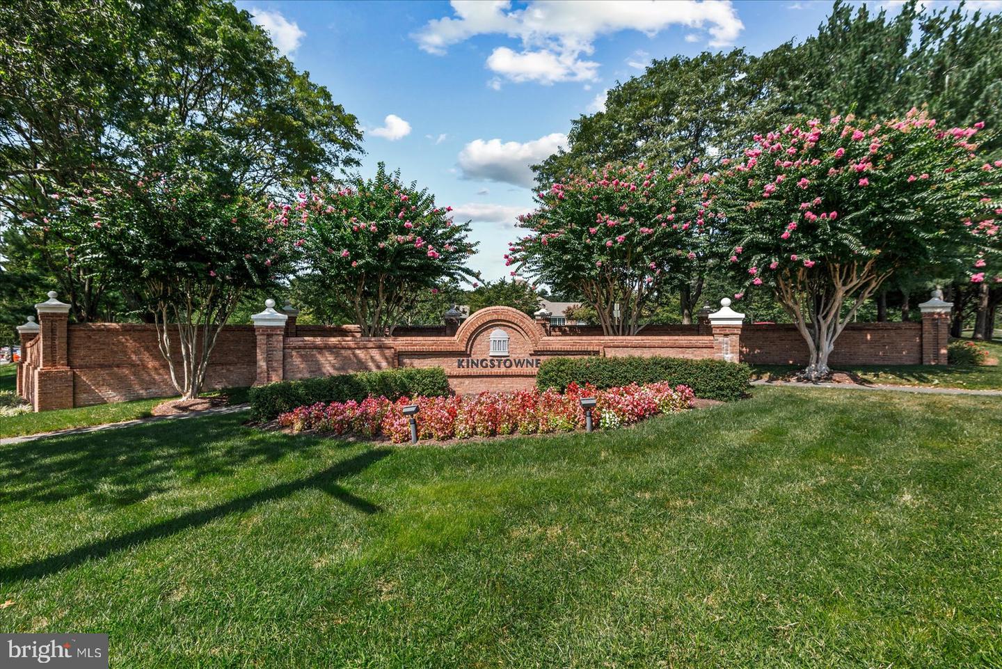 6964 ELLINGHAM CIR #D, ALEXANDRIA, Virginia 22315, 2 Bedrooms Bedrooms, ,2 BathroomsBathrooms,Residential,For sale,6964 ELLINGHAM CIR #D,VAFX2263030 MLS # VAFX2263030