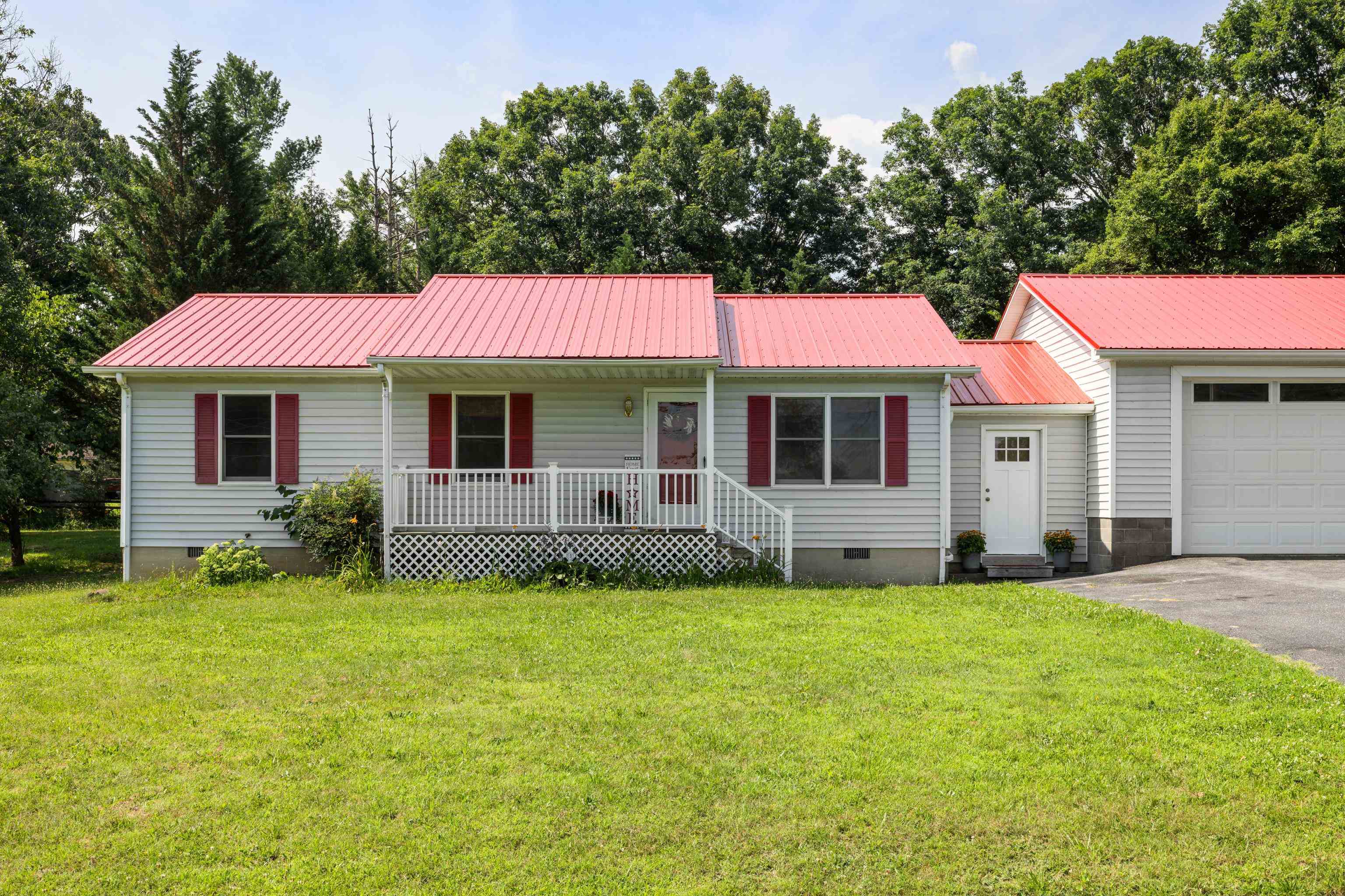 57 GREENBRIAR LN, STUARTS DRAFT, Virginia 24477, 3 Bedrooms Bedrooms, ,2 BathroomsBathrooms,Residential,57 GREENBRIAR LN,669989 MLS # 669989