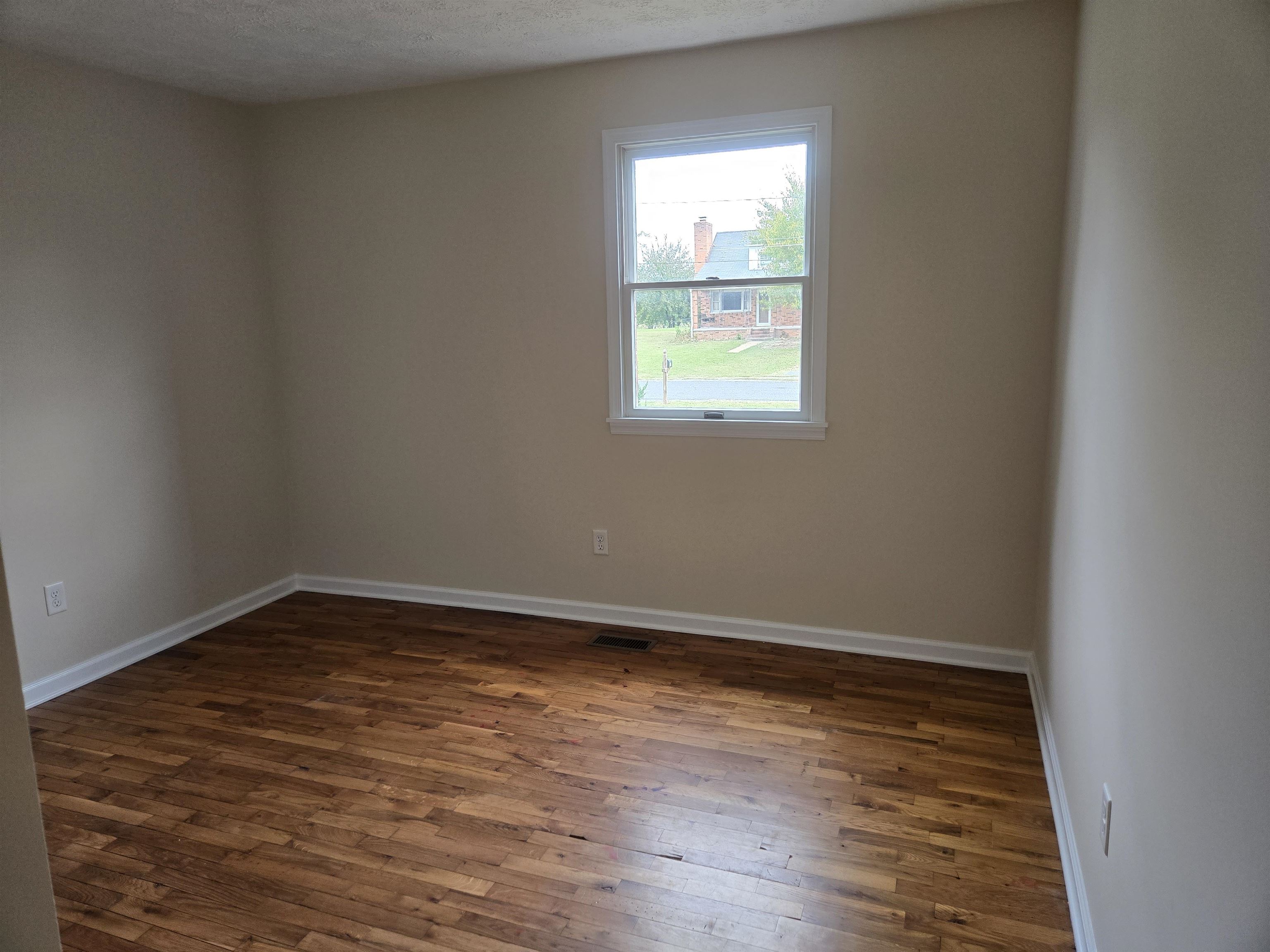 307 W SPRING AVE, ELKTON, Virginia 22827, 3 Bedrooms Bedrooms, ,2 BathroomsBathrooms,Residential,Spring Ave L40, B36, S2,307 W SPRING AVE,669991 MLS # 669991