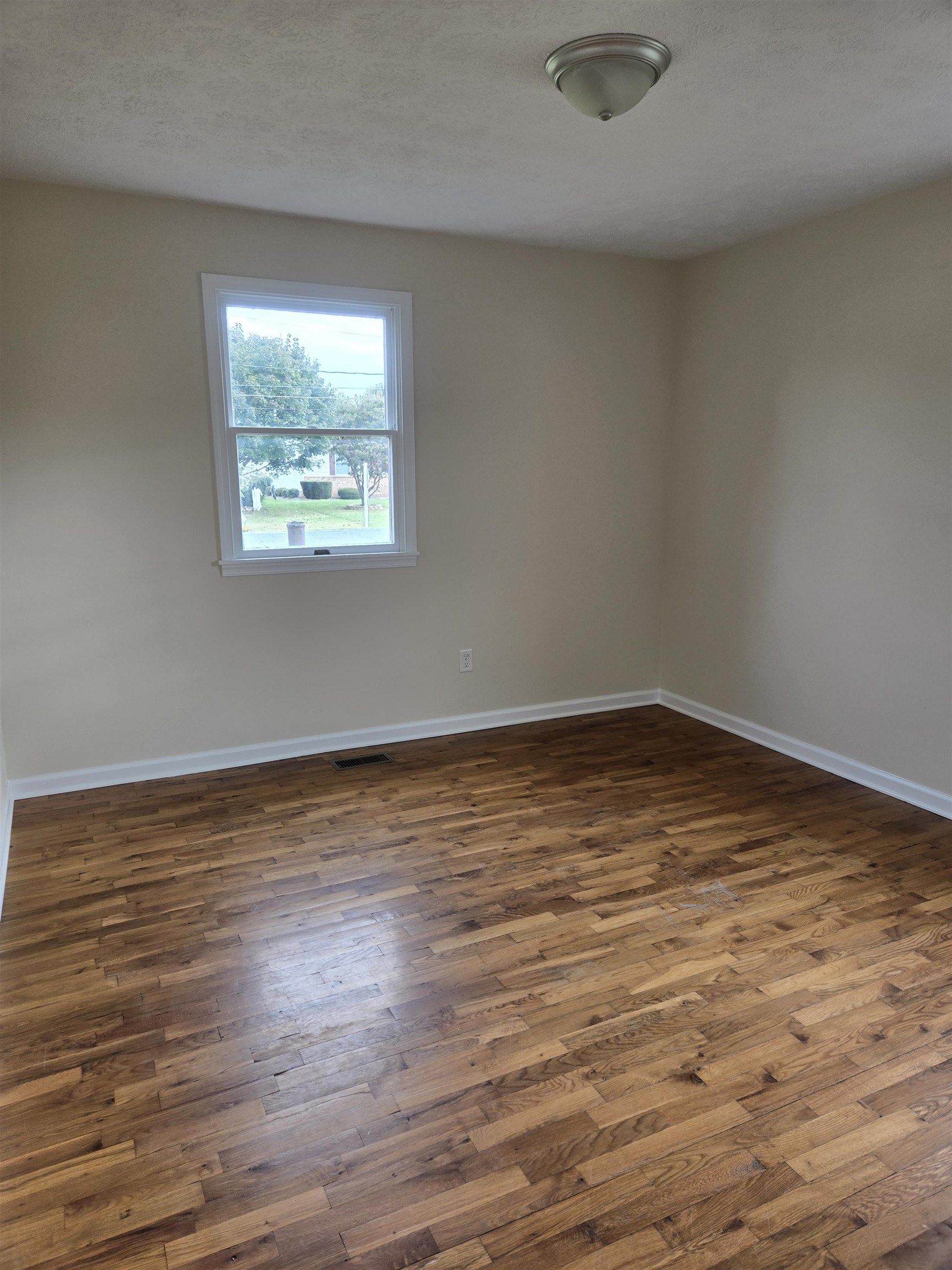 307 W SPRING AVE, ELKTON, Virginia 22827, 3 Bedrooms Bedrooms, ,2 BathroomsBathrooms,Residential,Spring Ave L40, B36, S2,307 W SPRING AVE,669991 MLS # 669991