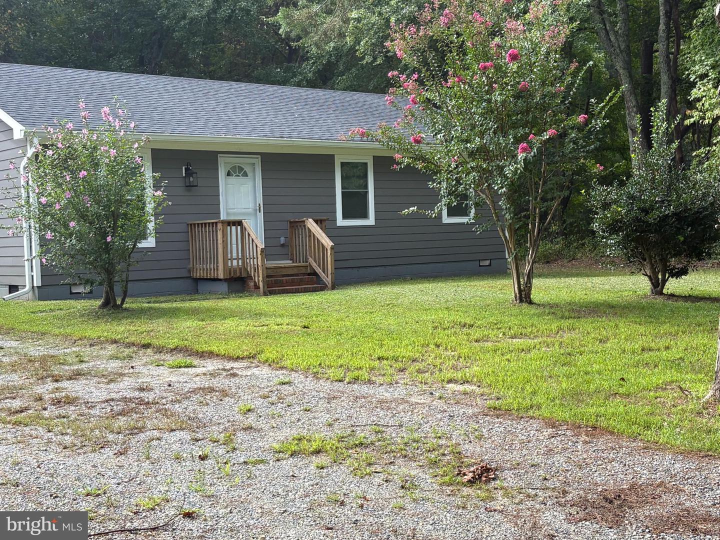 10665 FARYS MILL RD, GLOUCESTER, Virginia 23061, 3 Bedrooms Bedrooms, 6 Rooms Rooms,1 BathroomBathrooms,Residential,For sale,10665 FARYS MILL RD,VAGV2000156 MLS # VAGV2000156