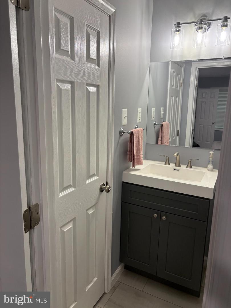 10665 FARYS MILL RD, GLOUCESTER, Virginia 23061, 3 Bedrooms Bedrooms, 6 Rooms Rooms,1 BathroomBathrooms,Residential,For sale,10665 FARYS MILL RD,VAGV2000156 MLS # VAGV2000156