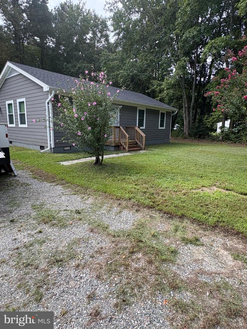 10665 FARYS MILL RD, GLOUCESTER, Virginia 23061, 3 Bedrooms Bedrooms, 6 Rooms Rooms,1 BathroomBathrooms,Residential,For sale,10665 FARYS MILL RD,VAGV2000156 MLS # VAGV2000156