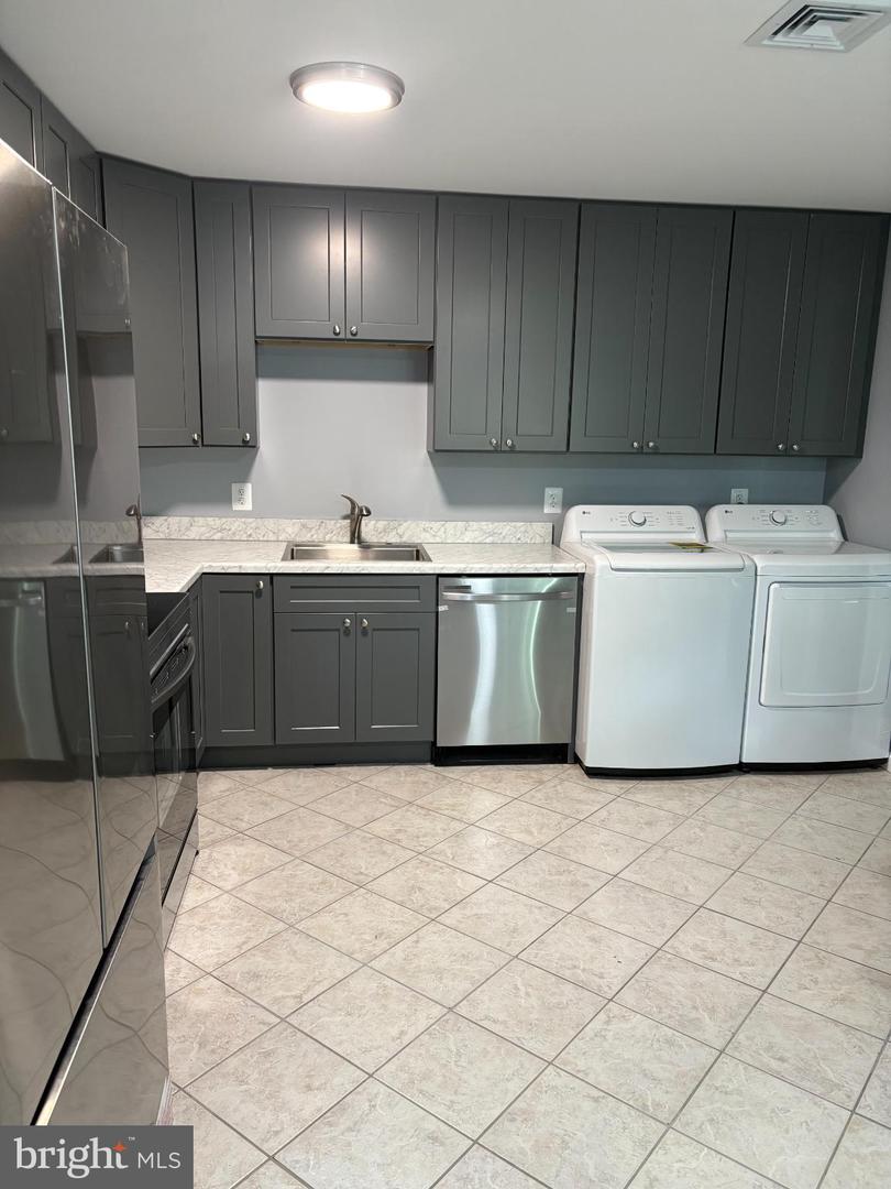 10665 FARYS MILL RD, GLOUCESTER, Virginia 23061, 3 Bedrooms Bedrooms, 6 Rooms Rooms,1 BathroomBathrooms,Residential,For sale,10665 FARYS MILL RD,VAGV2000156 MLS # VAGV2000156