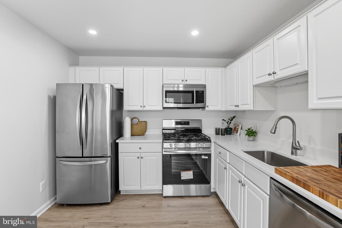 46895 EATON TER #300, STERLING, Virginia 20164, 2 Bedrooms Bedrooms, ,1 BathroomBathrooms,Residential,For sale,46895 EATON TER #300,VALO2106886 MLS # VALO2106886