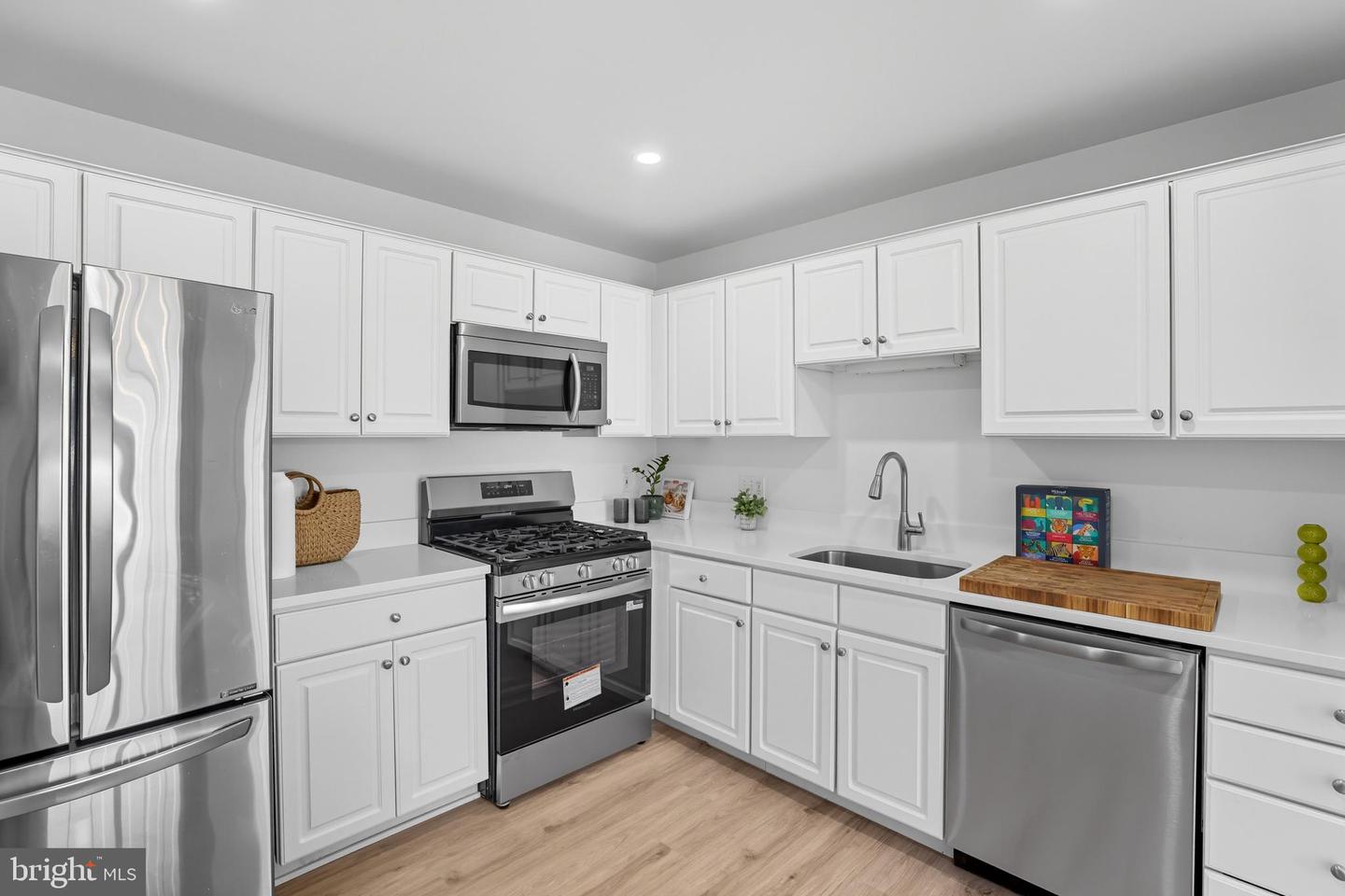 46895 EATON TER #300, STERLING, Virginia 20164, 2 Bedrooms Bedrooms, ,1 BathroomBathrooms,Residential,For sale,46895 EATON TER #300,VALO2106886 MLS # VALO2106886