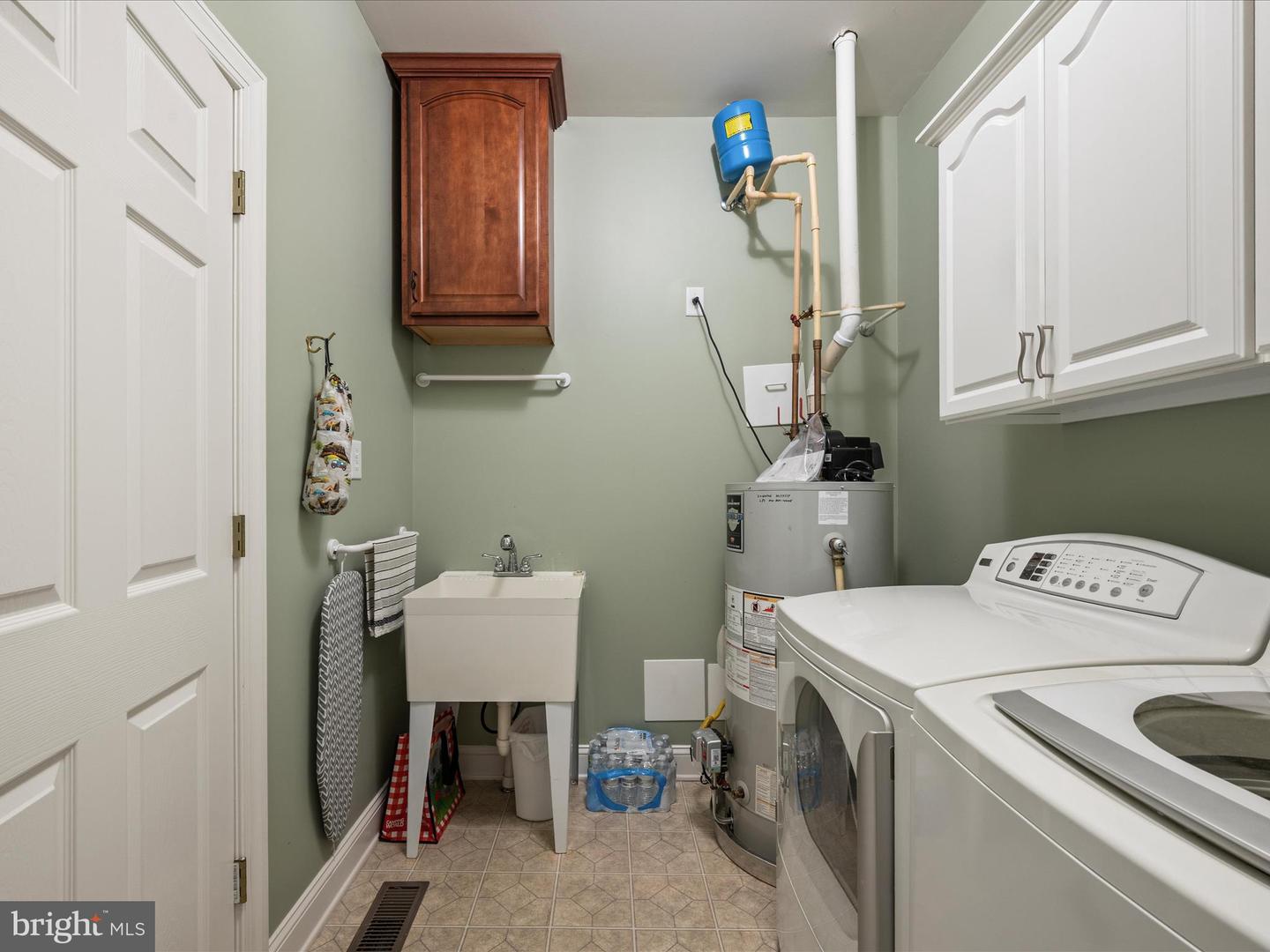 147 HARVEST RIDGE DR, WINCHESTER, Virginia 22601, 3 Bedrooms Bedrooms, ,2 BathroomsBathrooms,Residential,For sale,147 HARVEST RIDGE DR,VAFV2036978 MLS # VAFV2036978