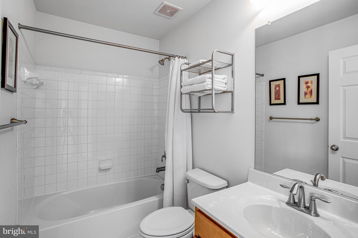 3078 AMERICAN EAGLE BLVD, WOODBRIDGE, Virginia 22191, 5 Bedrooms Bedrooms, ,4 BathroomsBathrooms,Residential,For sale,3078 AMERICAN EAGLE BLVD,VAPW2104646 MLS # VAPW2104646