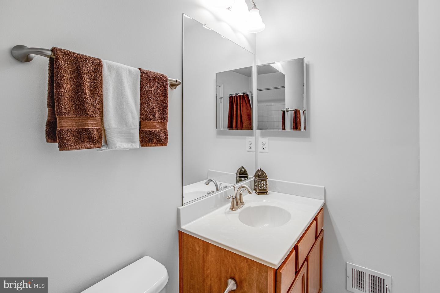 3078 AMERICAN EAGLE BLVD, WOODBRIDGE, Virginia 22191, 5 Bedrooms Bedrooms, ,4 BathroomsBathrooms,Residential,For sale,3078 AMERICAN EAGLE BLVD,VAPW2104646 MLS # VAPW2104646