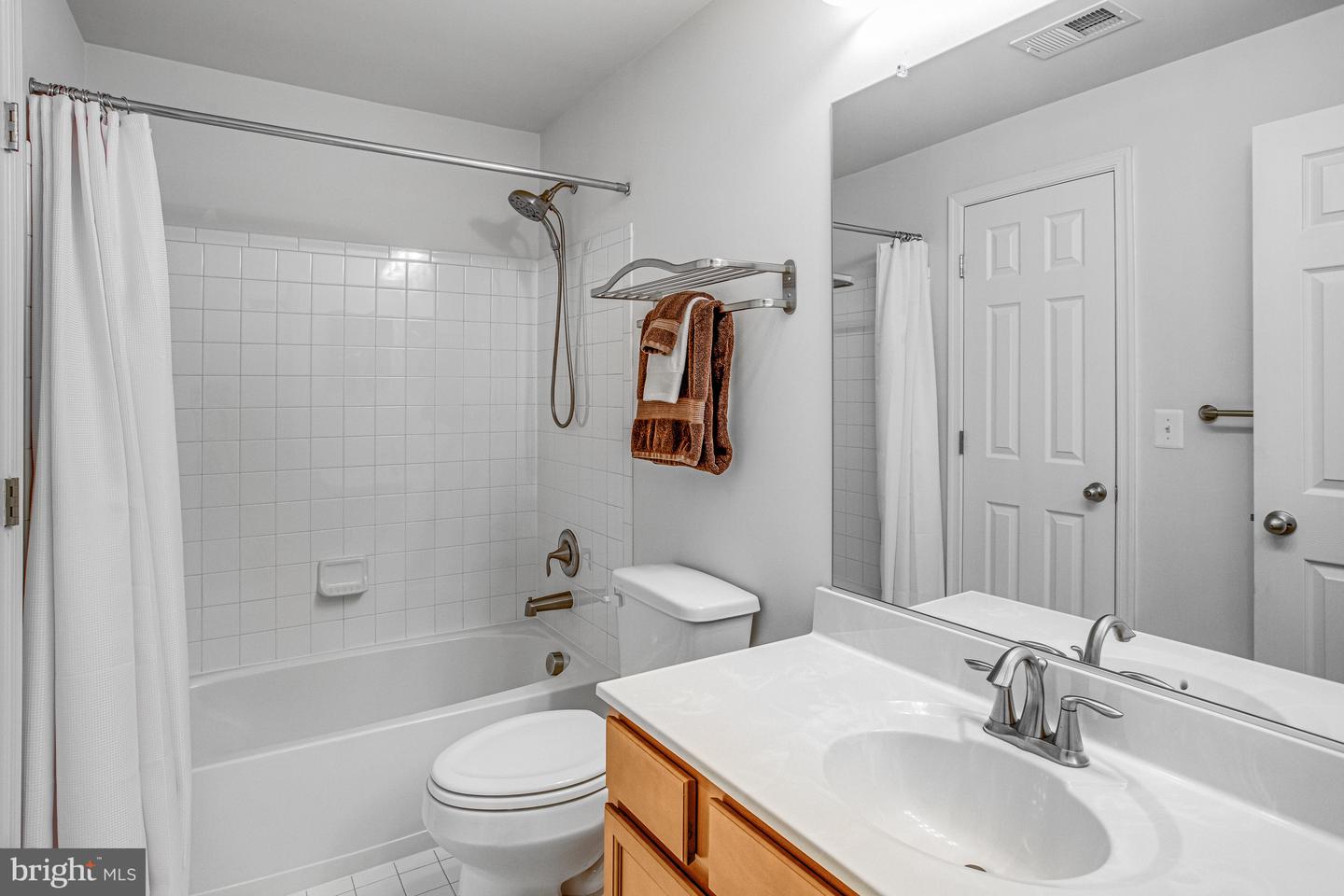 3078 AMERICAN EAGLE BLVD, WOODBRIDGE, Virginia 22191, 5 Bedrooms Bedrooms, ,4 BathroomsBathrooms,Residential,For sale,3078 AMERICAN EAGLE BLVD,VAPW2104646 MLS # VAPW2104646