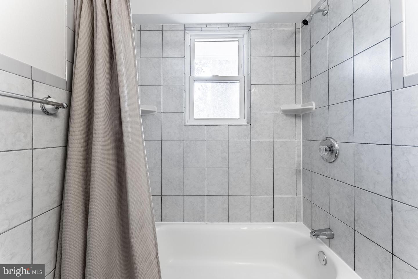 13709 MARBURY LN, WOODBRIDGE, Virginia 22191, 3 Bedrooms Bedrooms, ,1 BathroomBathrooms,Residential,For sale,13709 MARBURY LN,VAPW2104794 MLS # VAPW2104794