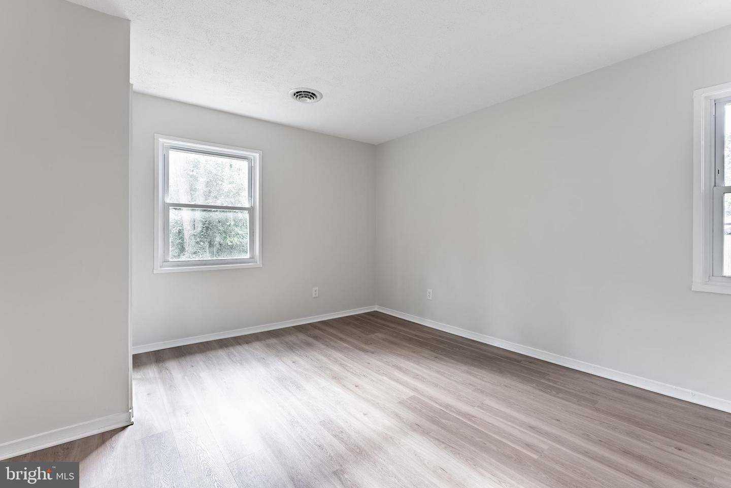 13709 MARBURY LN, WOODBRIDGE, Virginia 22191, 3 Bedrooms Bedrooms, ,1 BathroomBathrooms,Residential,For sale,13709 MARBURY LN,VAPW2104794 MLS # VAPW2104794