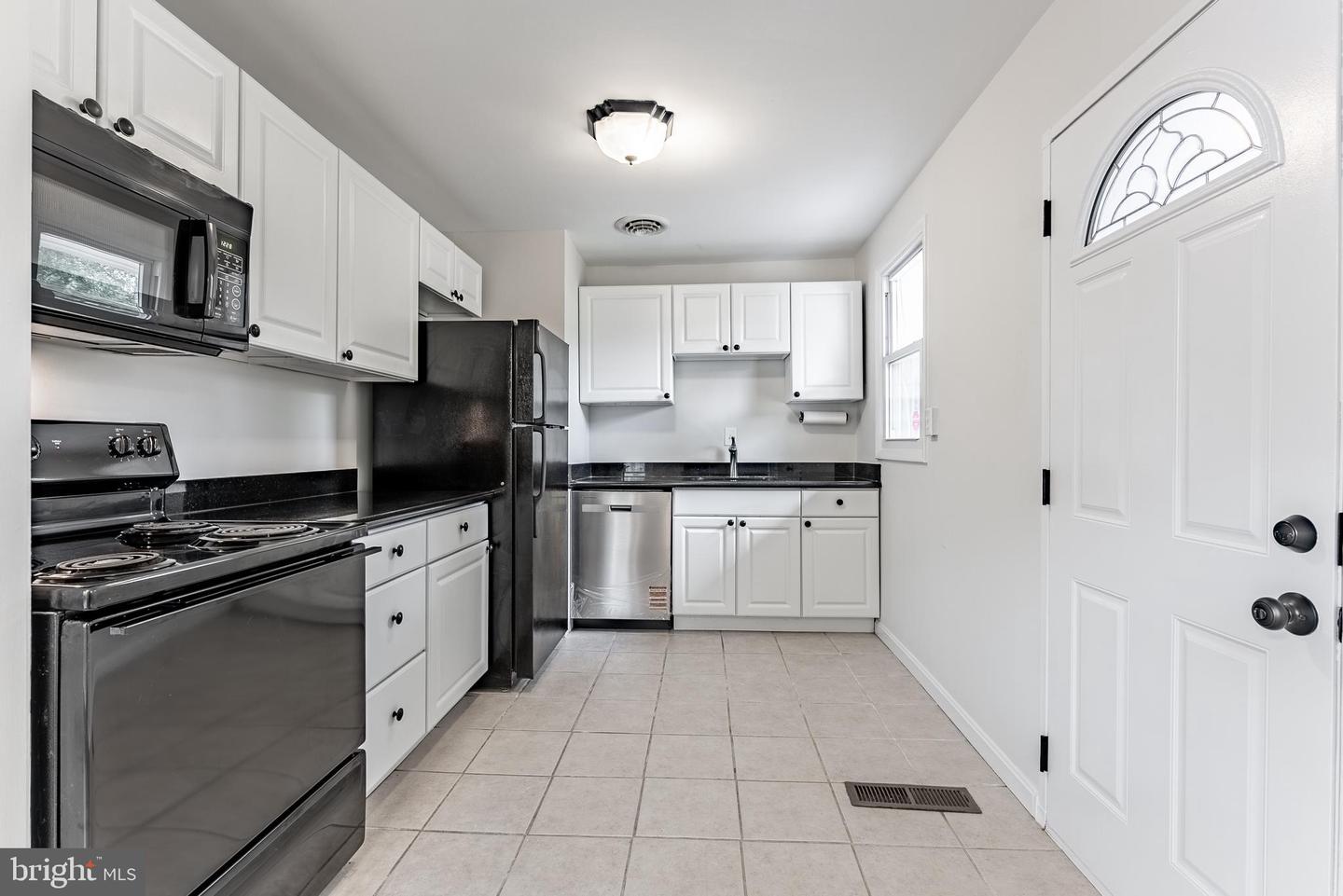 13709 MARBURY LN, WOODBRIDGE, Virginia 22191, 3 Bedrooms Bedrooms, ,1 BathroomBathrooms,Residential,For sale,13709 MARBURY LN,VAPW2104794 MLS # VAPW2104794