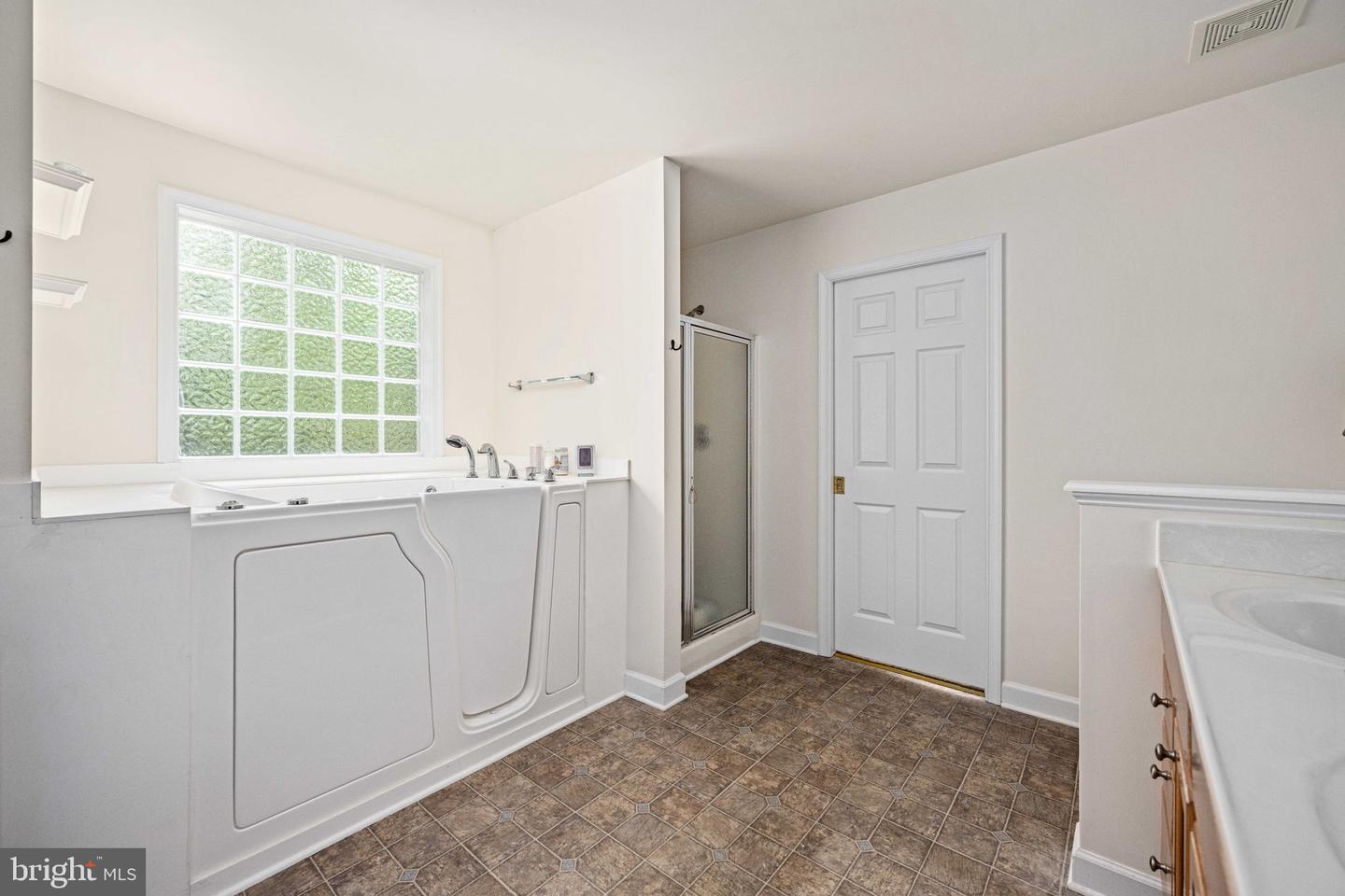 209 EDGEMONT LN, LOCUST GROVE, Virginia 22508, 3 Bedrooms Bedrooms, 13 Rooms Rooms,2 BathroomsBathrooms,Residential,For sale,209 EDGEMONT LN,VAOR2012426 MLS # VAOR2012426