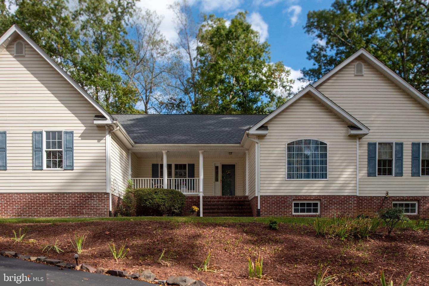 209 EDGEMONT LN, LOCUST GROVE, Virginia 22508, 3 Bedrooms Bedrooms, 13 Rooms Rooms,2 BathroomsBathrooms,Residential,For sale,209 EDGEMONT LN,VAOR2012426 MLS # VAOR2012426
