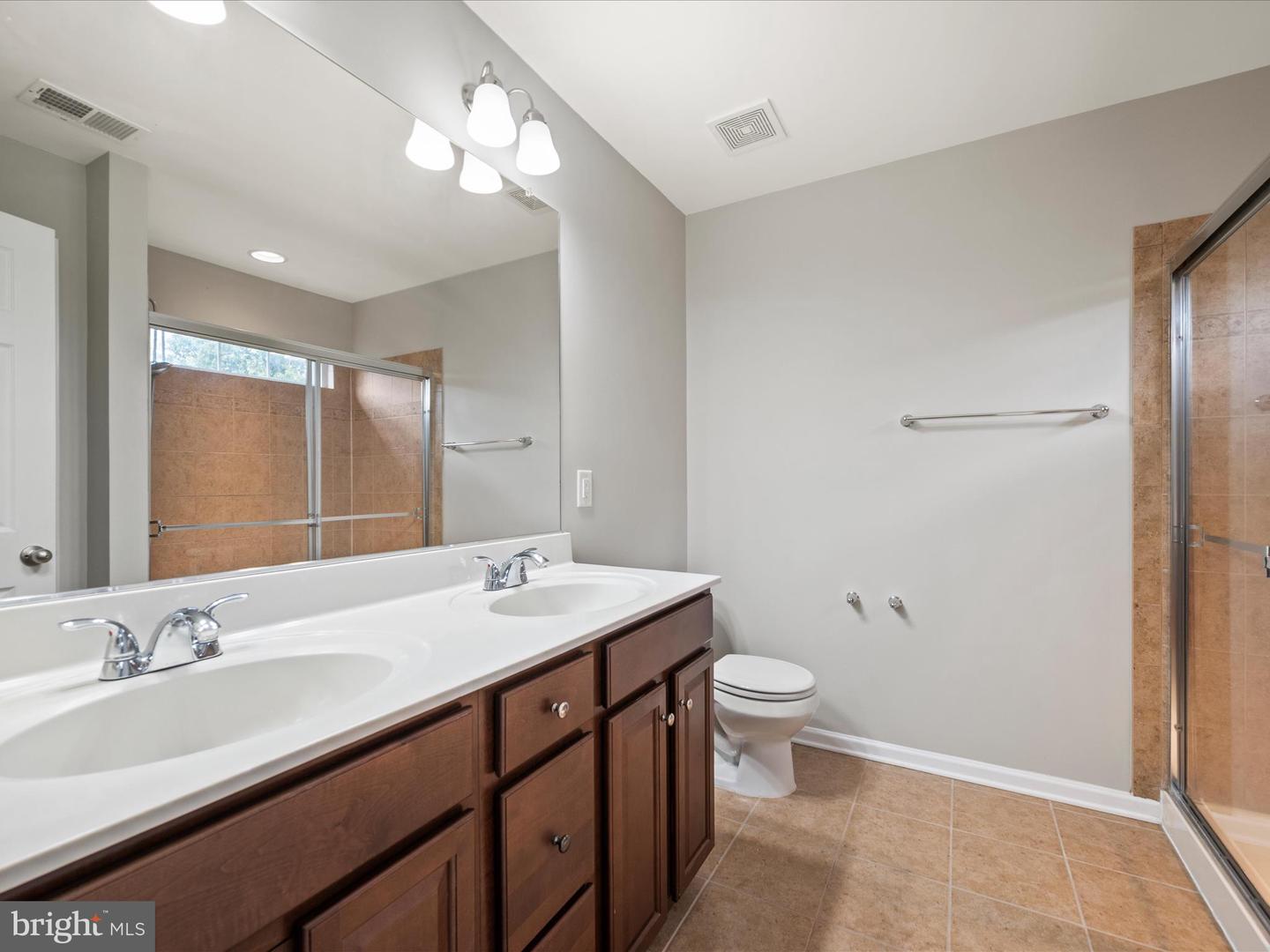 125 CHESHIRE CT, WINCHESTER, Virginia 22602, 4 Bedrooms Bedrooms, 14 Rooms Rooms,3 BathroomsBathrooms,Residential,For sale,125 CHESHIRE CT,VAFV2037132 MLS # VAFV2037132