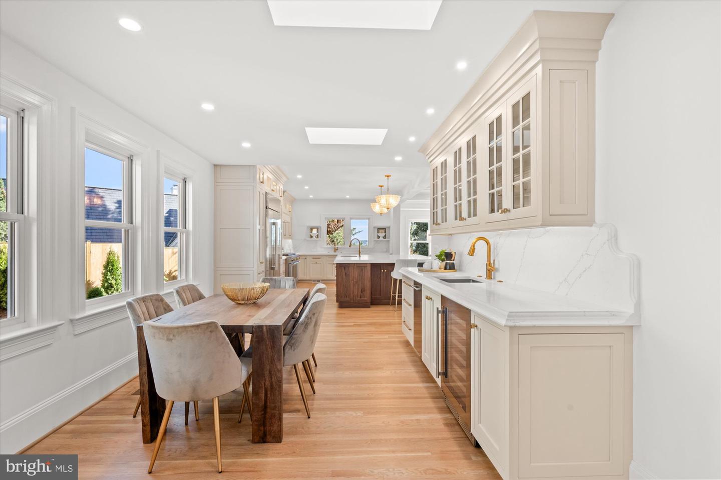 1814 EDGEHILL DR, ALEXANDRIA, Virginia 22307, 6 Bedrooms Bedrooms, ,5 BathroomsBathrooms,Residential,For sale,1814 EDGEHILL DR,VAFX2270334 MLS # VAFX2270334