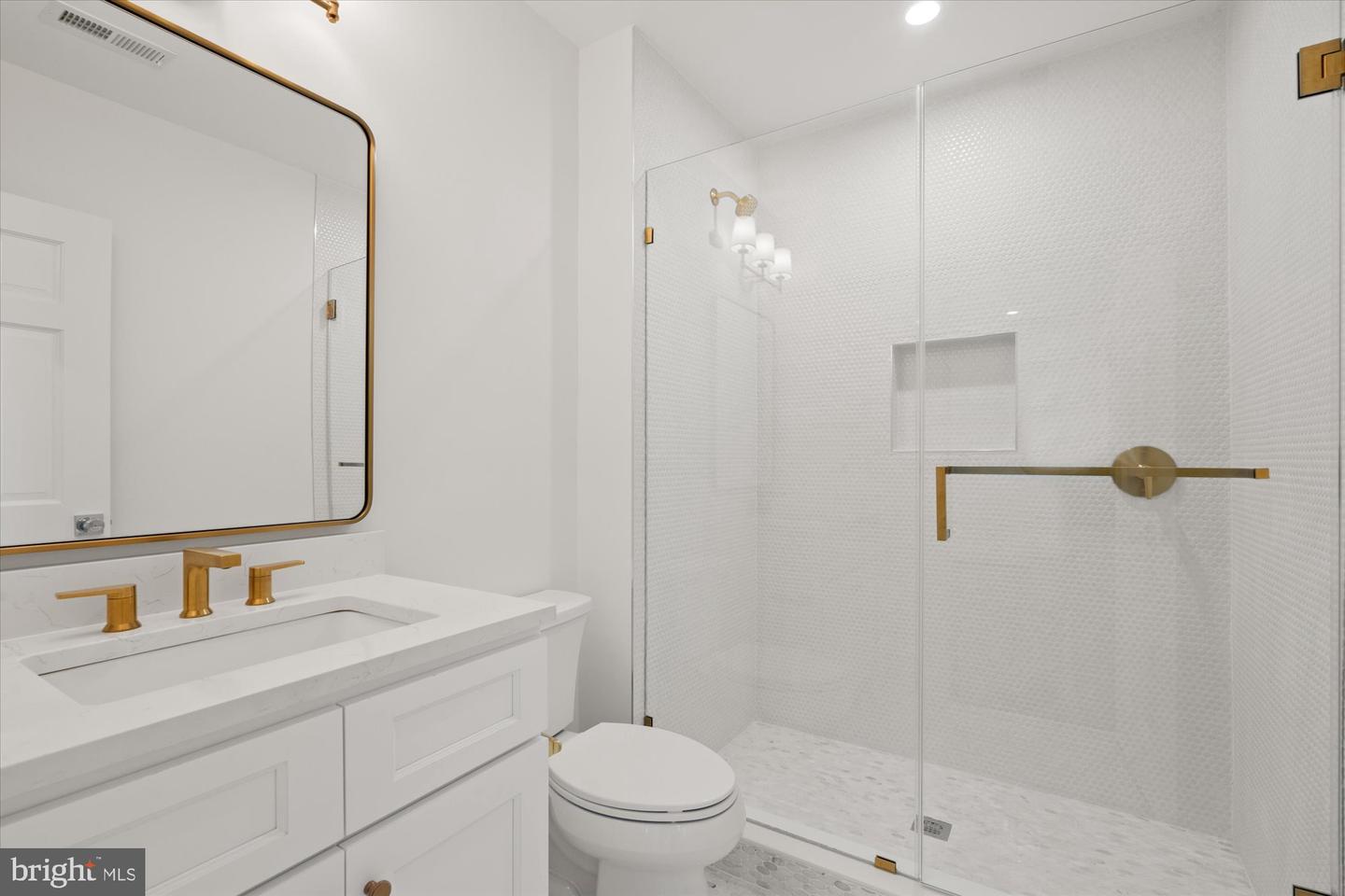 1814 EDGEHILL DR, ALEXANDRIA, Virginia 22307, 6 Bedrooms Bedrooms, ,5 BathroomsBathrooms,Residential,For sale,1814 EDGEHILL DR,VAFX2270334 MLS # VAFX2270334