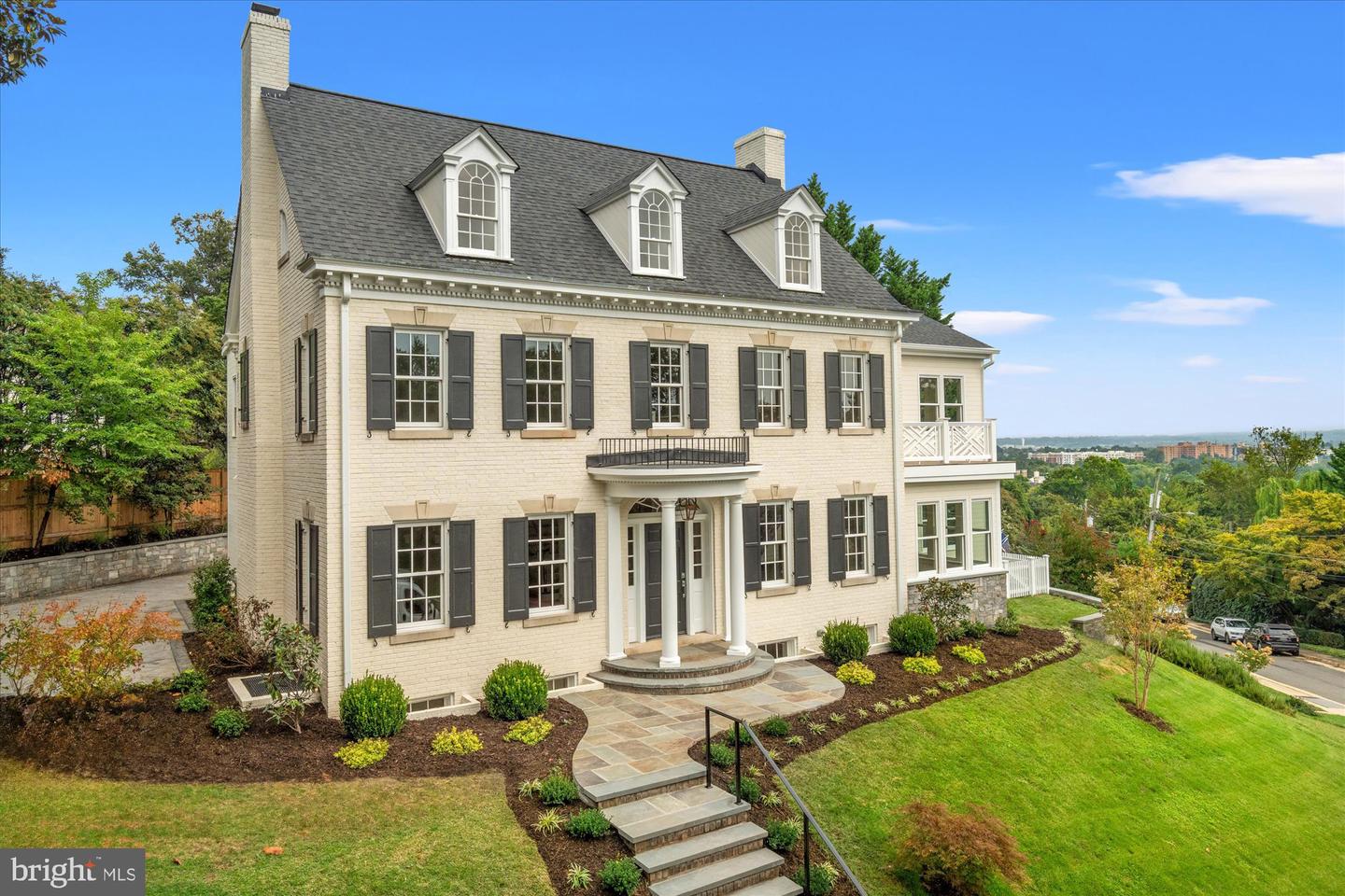 1814 EDGEHILL DR, ALEXANDRIA, Virginia 22307, 6 Bedrooms Bedrooms, ,5 BathroomsBathrooms,Residential,For sale,1814 EDGEHILL DR,VAFX2270334 MLS # VAFX2270334