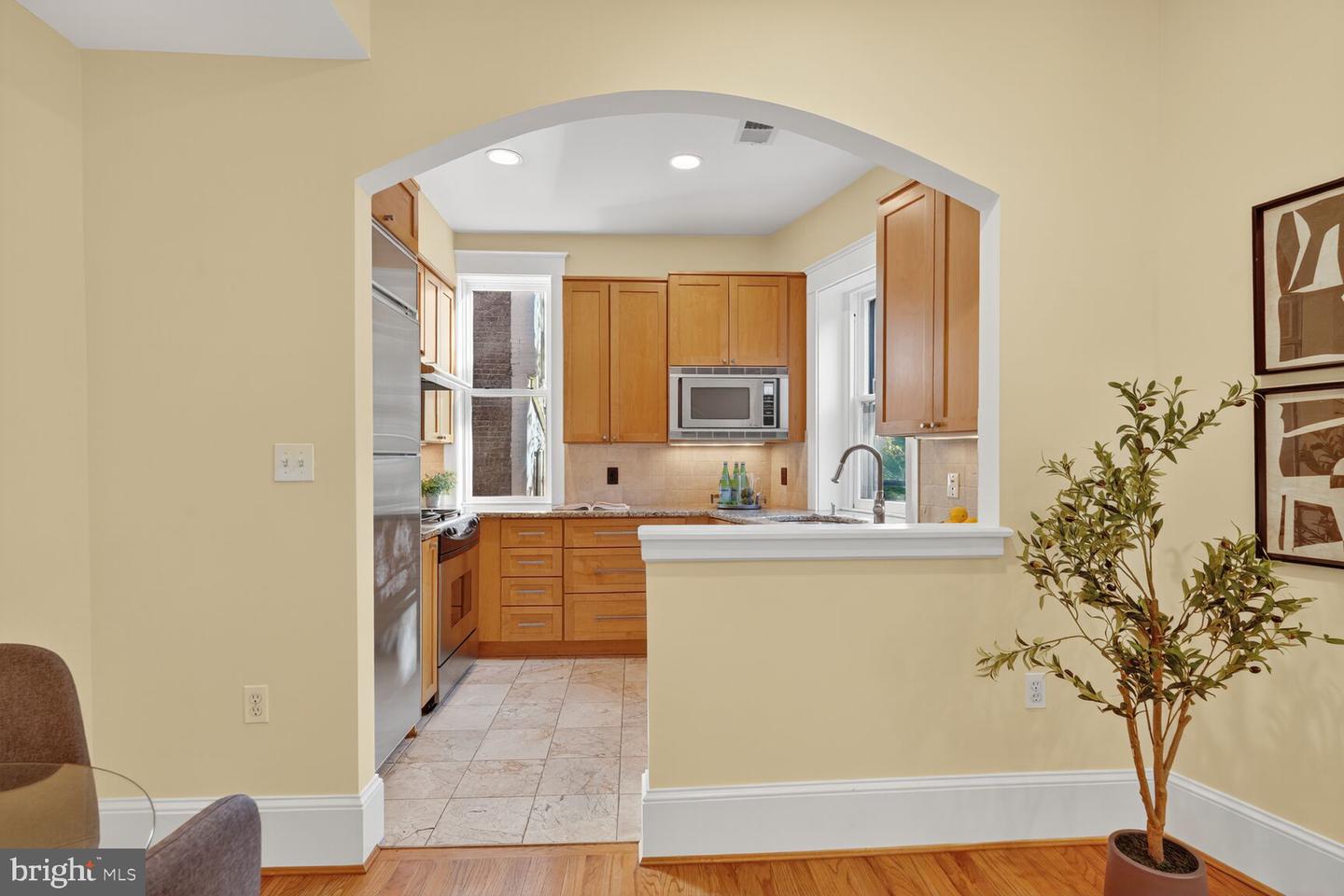 1531 31ST ST NW #4, WASHINGTON, District Of Columbia 20007, 2 Bedrooms Bedrooms, 4 Rooms Rooms,1 BathroomBathrooms,Residential,For sale,1531 31ST ST NW #4,DCDC2225122 MLS # DCDC2225122