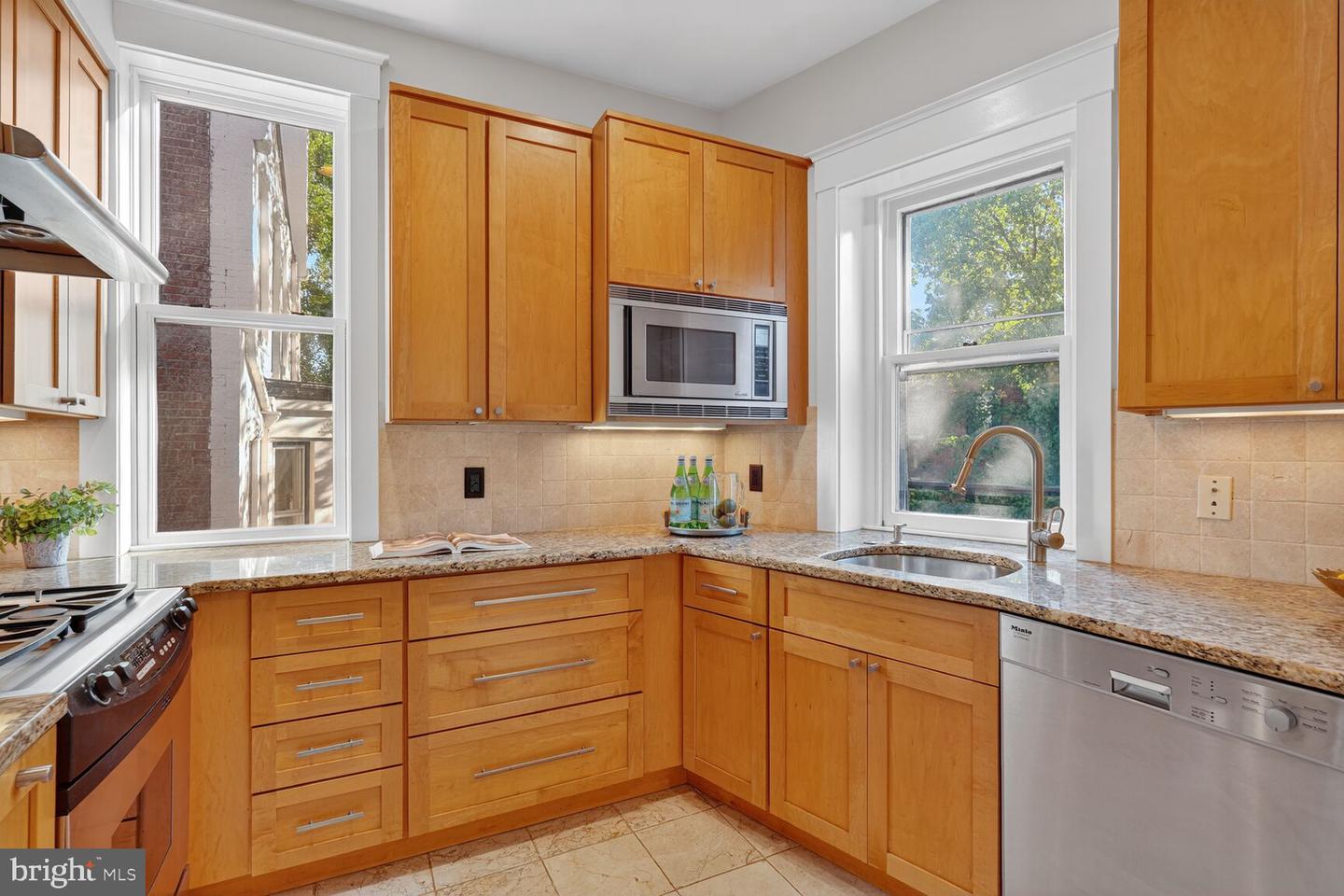 1531 31ST ST NW #4, WASHINGTON, District Of Columbia 20007, 2 Bedrooms Bedrooms, 4 Rooms Rooms,1 BathroomBathrooms,Residential,For sale,1531 31ST ST NW #4,DCDC2225122 MLS # DCDC2225122