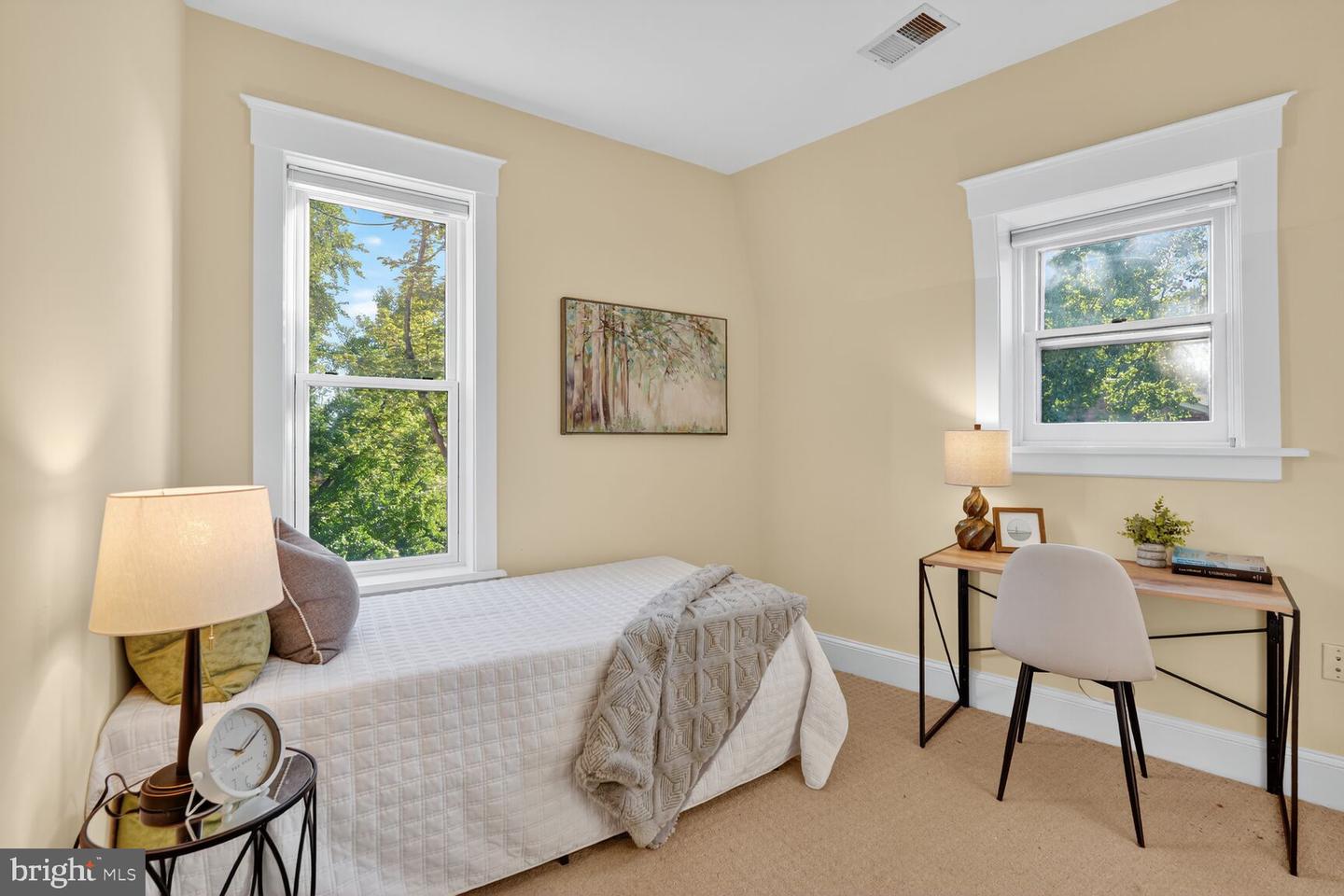 1531 31ST ST NW #4, WASHINGTON, District Of Columbia 20007, 2 Bedrooms Bedrooms, 4 Rooms Rooms,1 BathroomBathrooms,Residential,For sale,1531 31ST ST NW #4,DCDC2225122 MLS # DCDC2225122