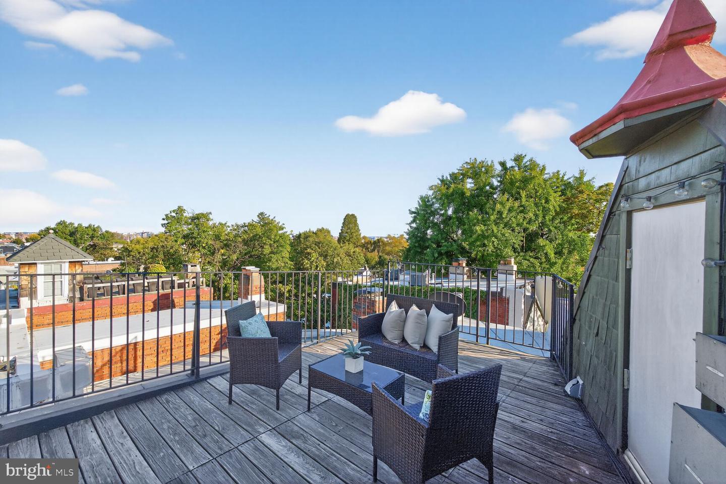 1531 31ST ST NW #4, WASHINGTON, District Of Columbia 20007, 2 Bedrooms Bedrooms, 4 Rooms Rooms,1 BathroomBathrooms,Residential,For sale,1531 31ST ST NW #4,DCDC2225122 MLS # DCDC2225122