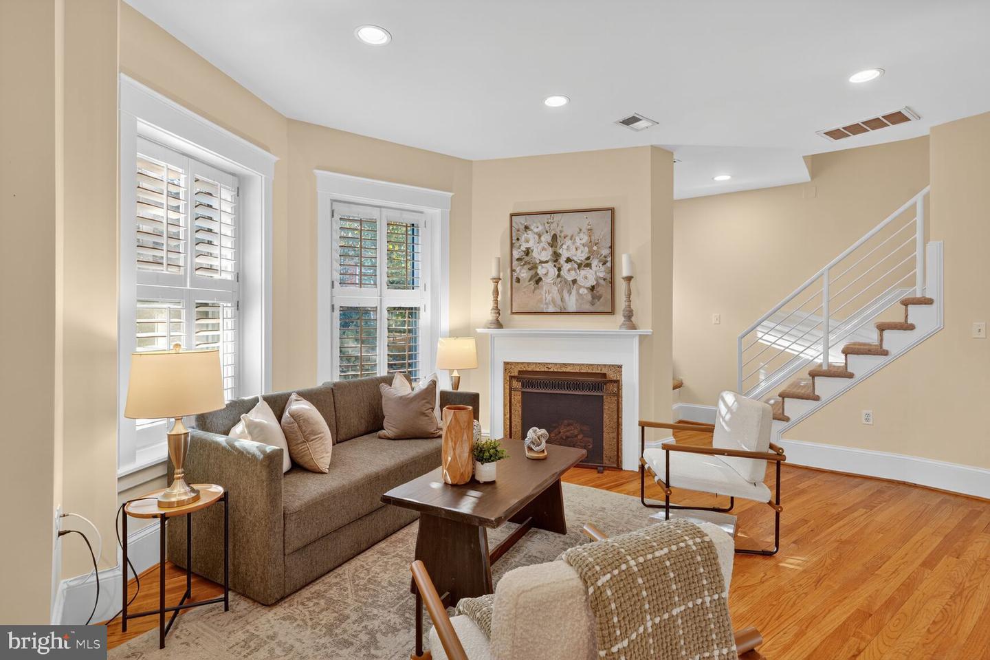1531 31ST ST NW #4, WASHINGTON, District Of Columbia 20007, 2 Bedrooms Bedrooms, 4 Rooms Rooms,1 BathroomBathrooms,Residential,For sale,1531 31ST ST NW #4,DCDC2225122 MLS # DCDC2225122