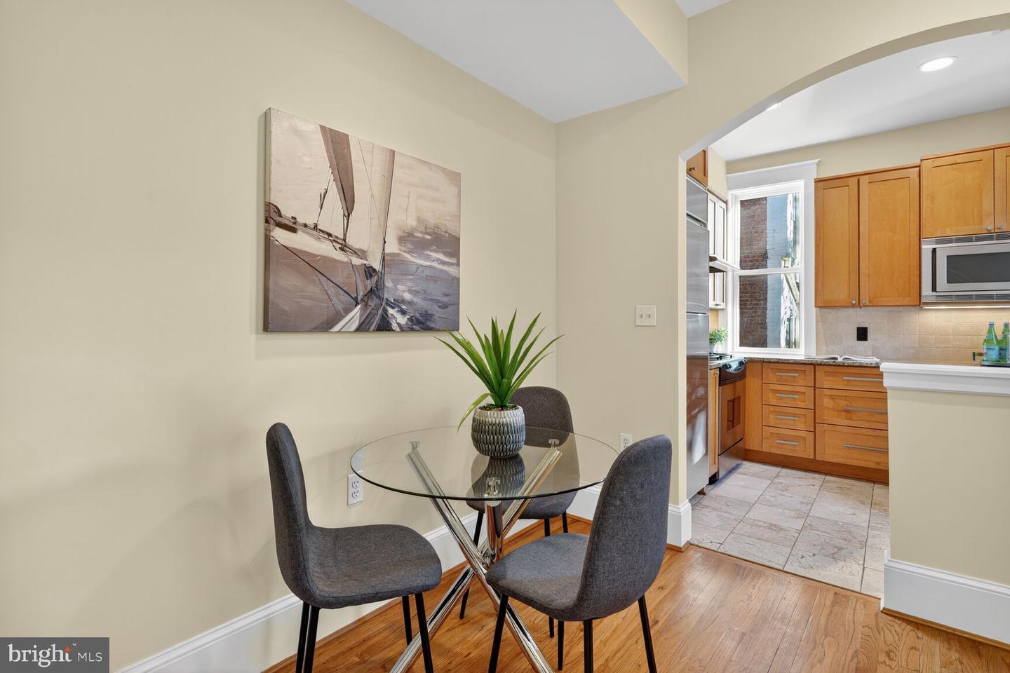 1531 31ST ST NW #4, WASHINGTON, District Of Columbia 20007, 2 Bedrooms Bedrooms, 4 Rooms Rooms,1 BathroomBathrooms,Residential,For sale,1531 31ST ST NW #4,DCDC2225122 MLS # DCDC2225122