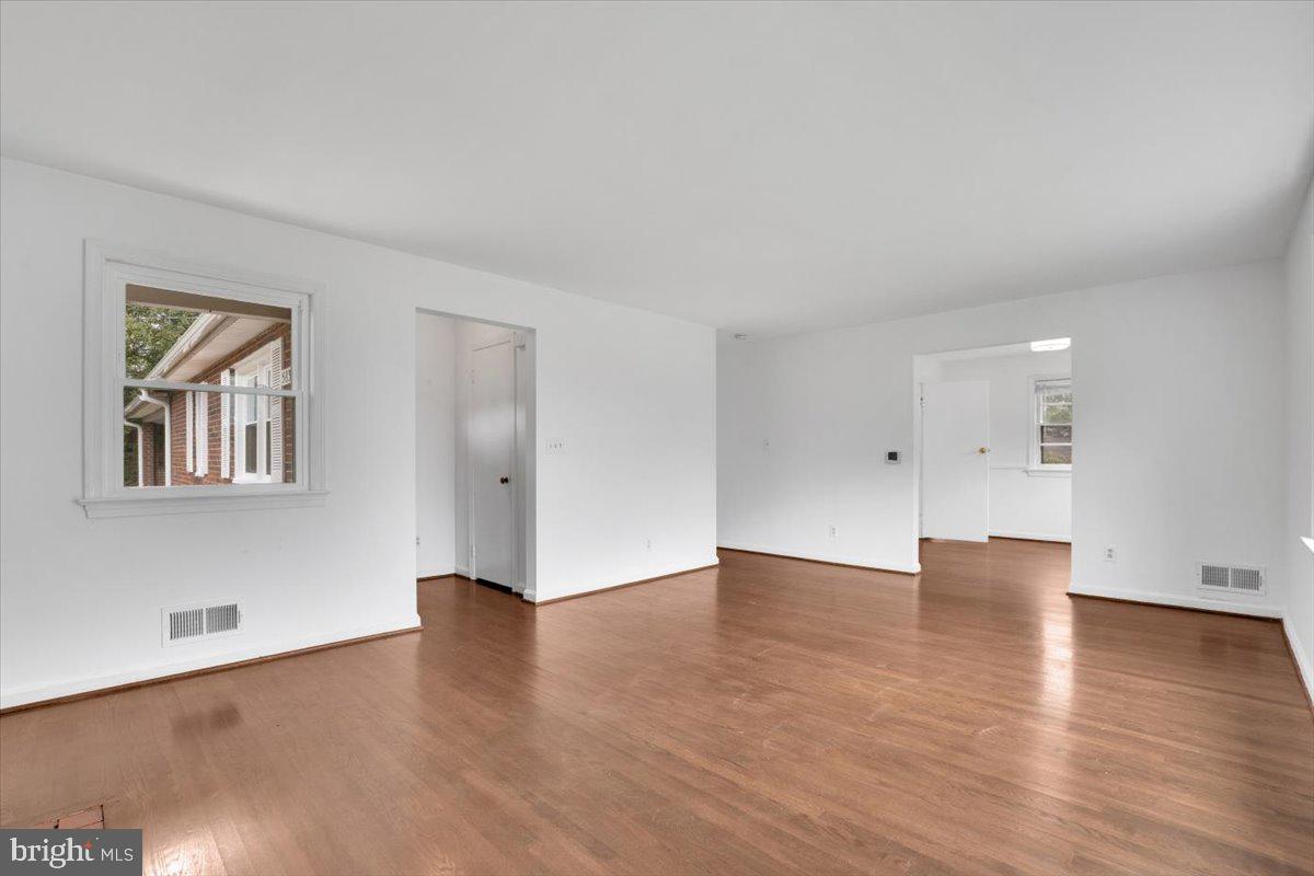 5835 LEBANON RD, ALEXANDRIA, Virginia 22310, 3 Bedrooms Bedrooms, ,1 BathroomBathrooms,Residential,For sale,5835 LEBANON RD,VAFX2270352 MLS # VAFX2270352