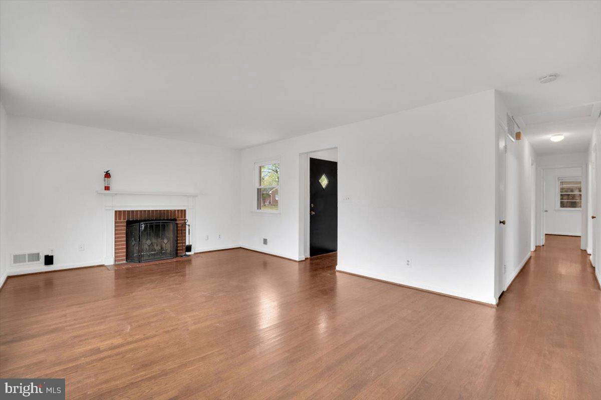 5835 LEBANON RD, ALEXANDRIA, Virginia 22310, 3 Bedrooms Bedrooms, ,1 BathroomBathrooms,Residential,For sale,5835 LEBANON RD,VAFX2270352 MLS # VAFX2270352
