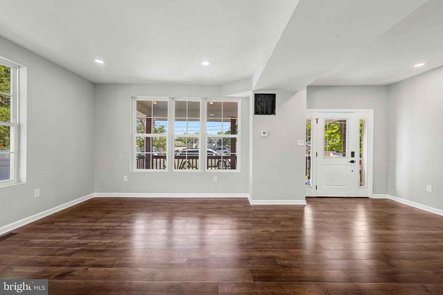 2814 RHODE ISLAND AVE NE, WASHINGTON, District Of Columbia 20018, 4 Bedrooms Bedrooms, ,4 BathroomsBathrooms,Residential,For sale,2814 RHODE ISLAND AVE NE,DCDC2225190 MLS # DCDC2225190