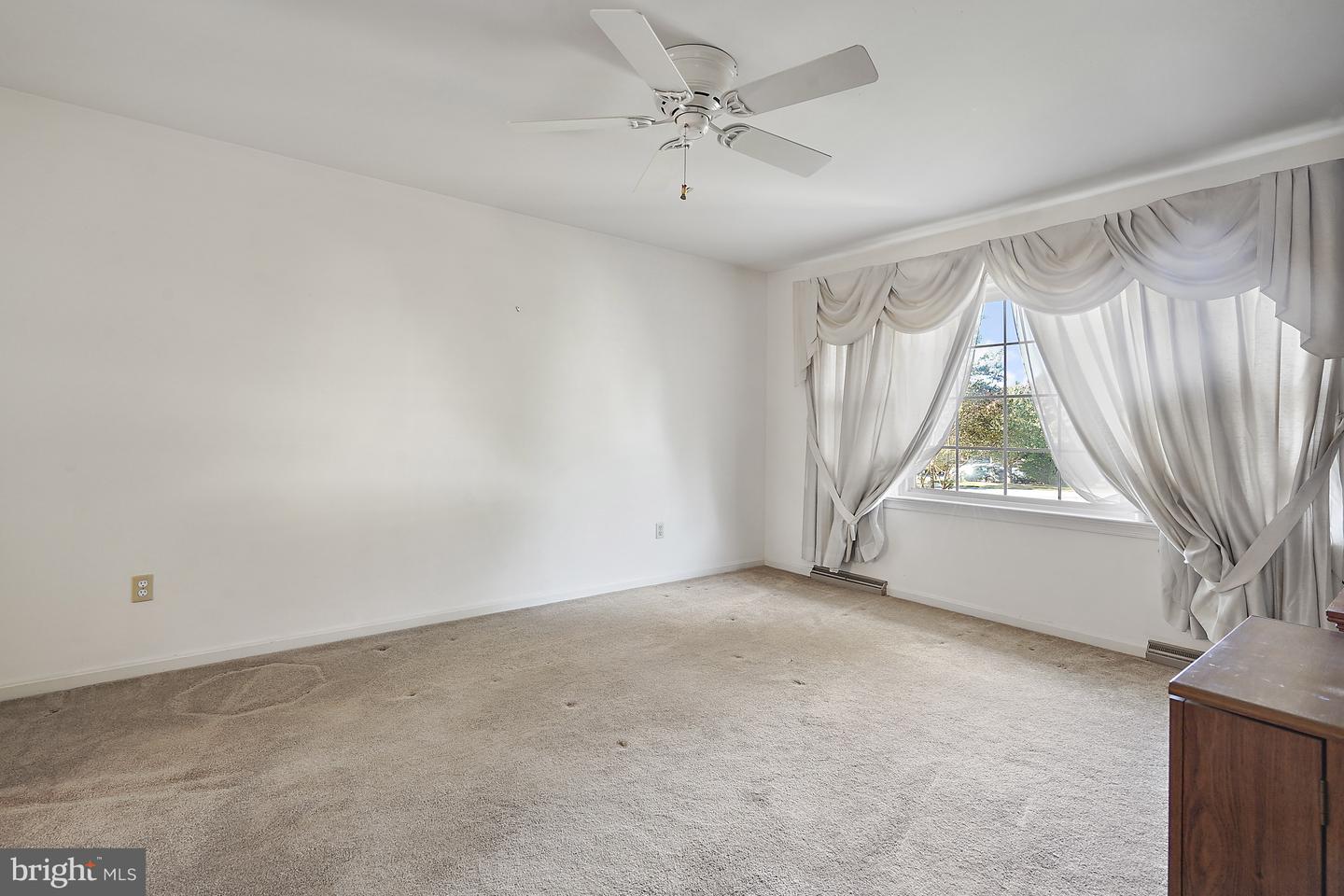 100 LOMBARDY DR, FREDERICKSBURG, Virginia 22408, 3 Bedrooms Bedrooms, ,2 BathroomsBathrooms,Residential,For sale,100 LOMBARDY DR,VASP2036644 MLS # VASP2036644