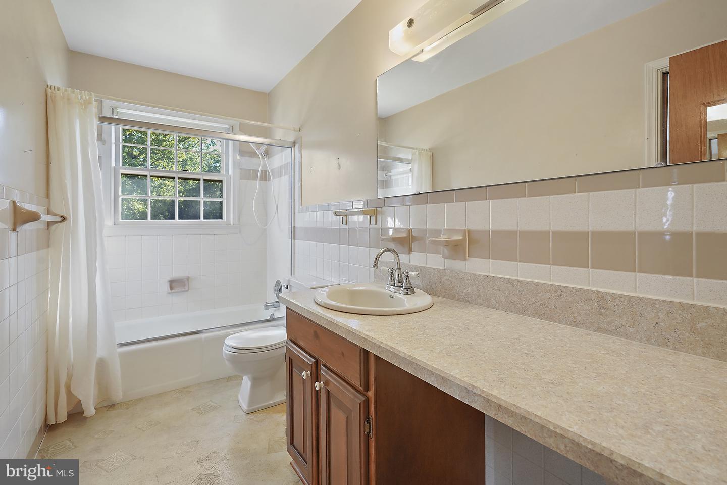 100 LOMBARDY DR, FREDERICKSBURG, Virginia 22408, 3 Bedrooms Bedrooms, ,2 BathroomsBathrooms,Residential,For sale,100 LOMBARDY DR,VASP2036644 MLS # VASP2036644